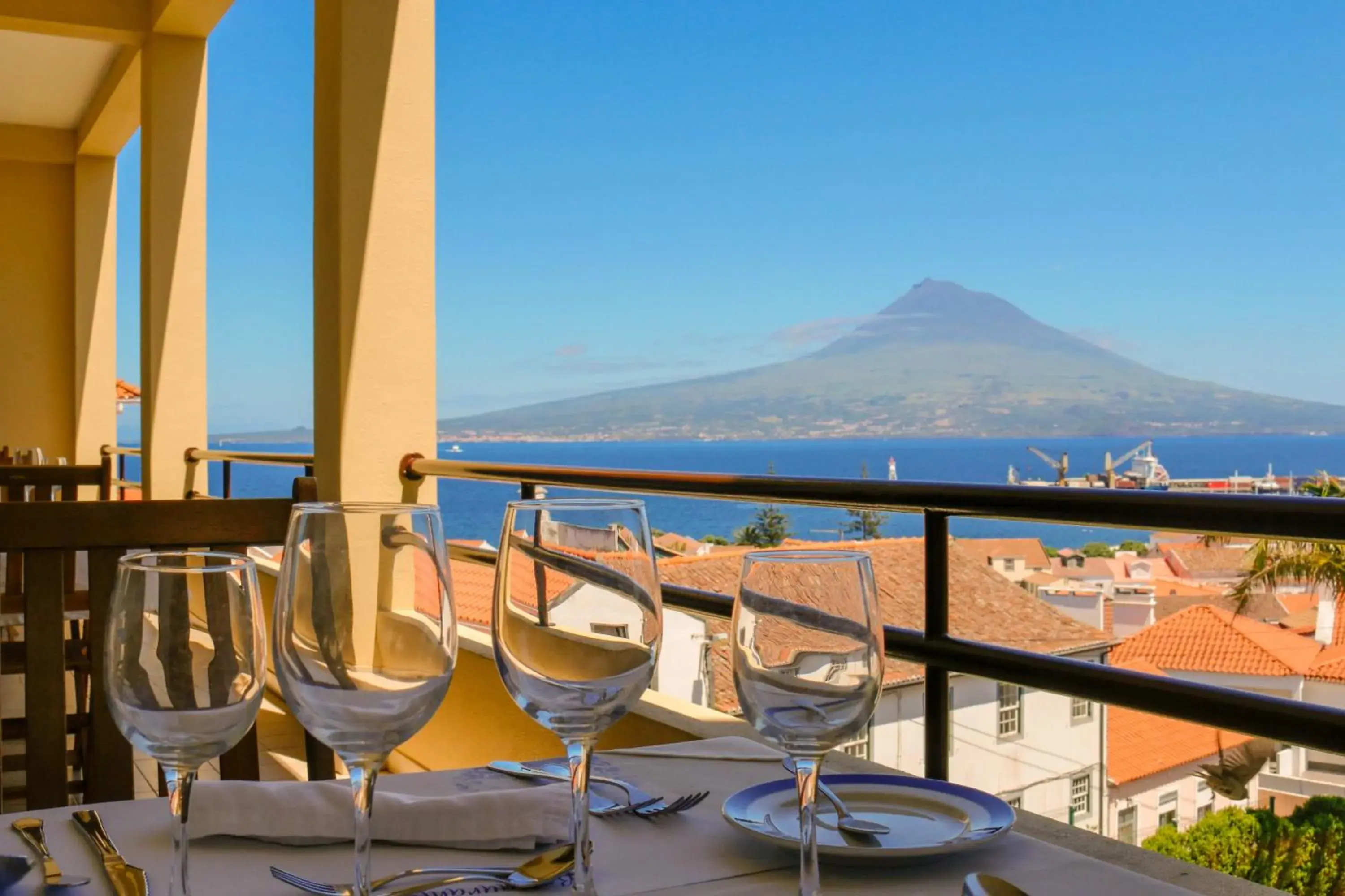 Restaurant/places to eat in Hotel Horta Restaurant/places to eat in Hotel Horta