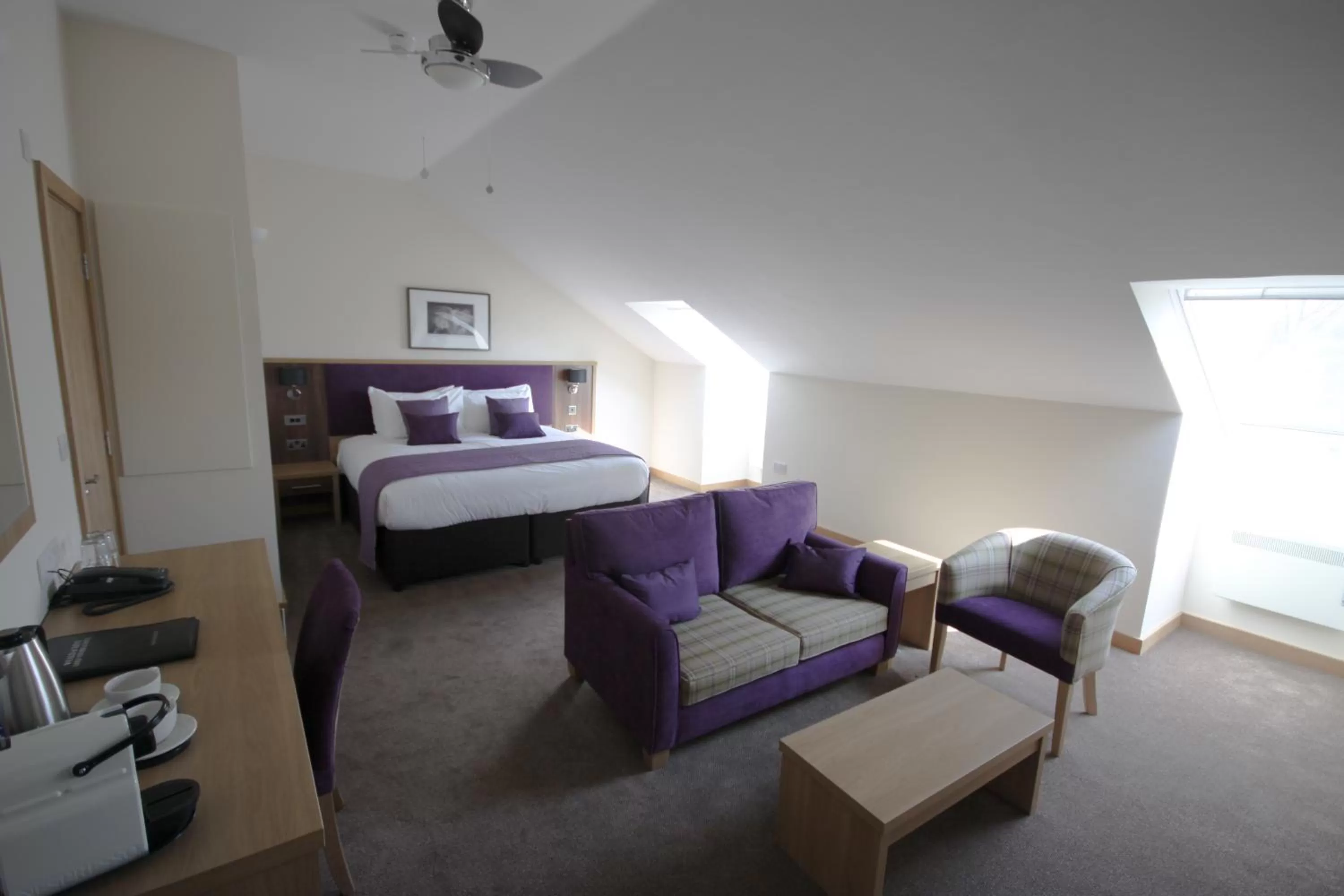 Shower, Seating Area in Weald of Kent Golf Course and Hotel