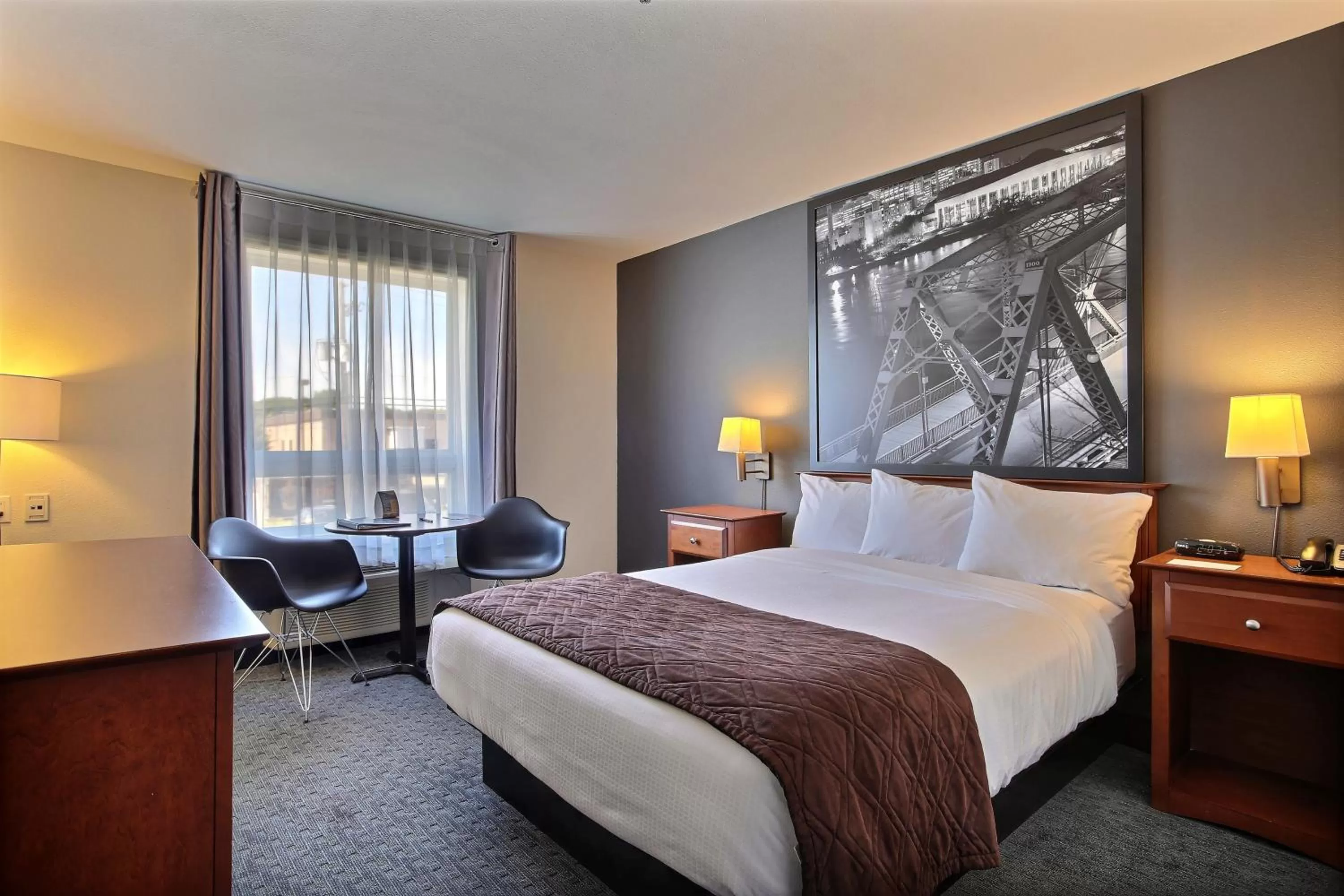 Bed in Super 8 by Wyndham Trois-Rivieres