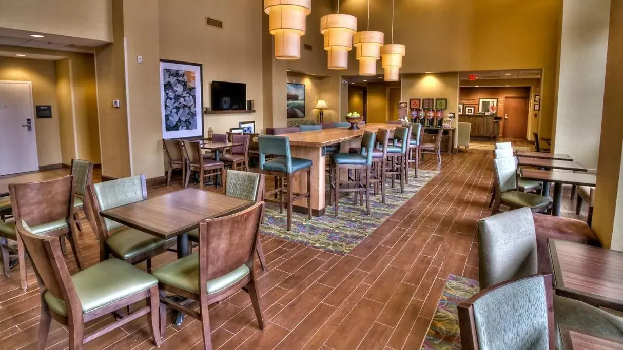 Restaurant/Places to Eat in Hampton Inn & Suites Rochester Downtown