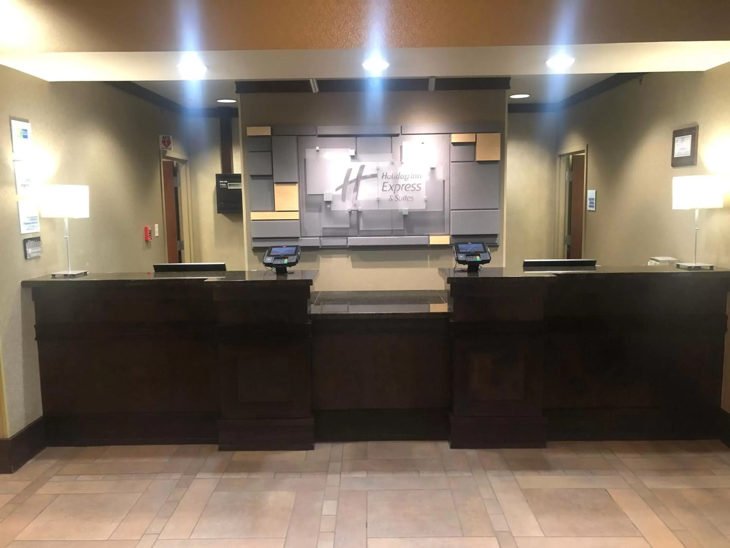 Property building, Lobby/Reception in Holiday Inn Express Hotel & Suites Ooltewah Springs - Chattanooga, an IHG Hotel