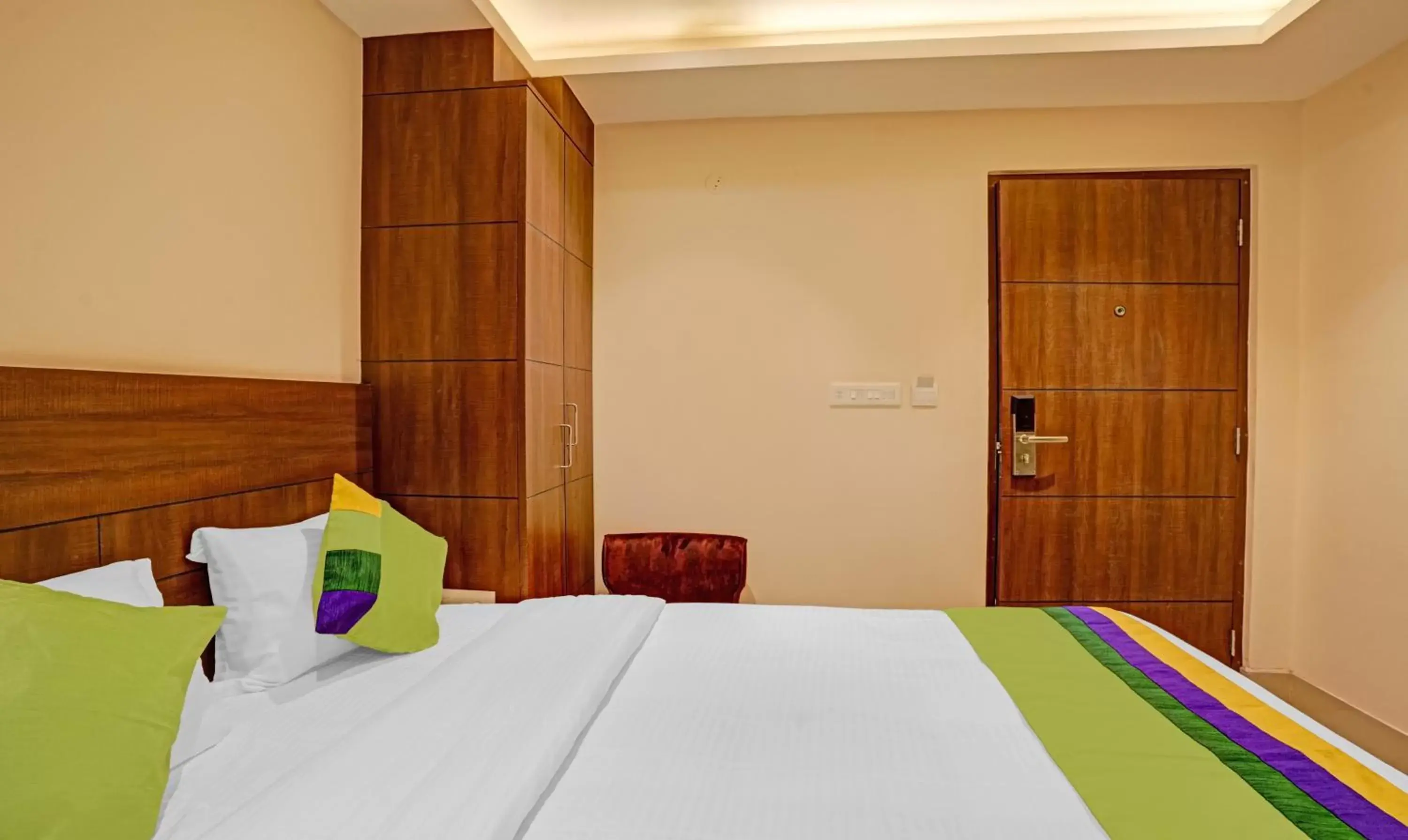 Bedroom, Bed in Treebo Indrapuri Hotel & Resort, Siliguri Junction Bedroom, Bed in Treebo Indrapuri Hotel & Resort, Siliguri Junction