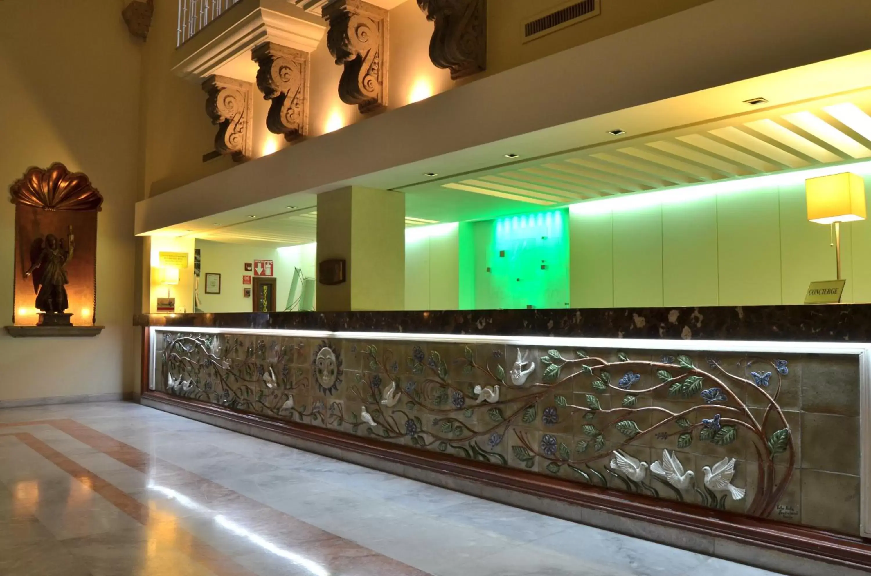 Property building, Lobby/Reception in Holiday Inn Guadalajara Expo Plaza del Sol, an IHG Hotel