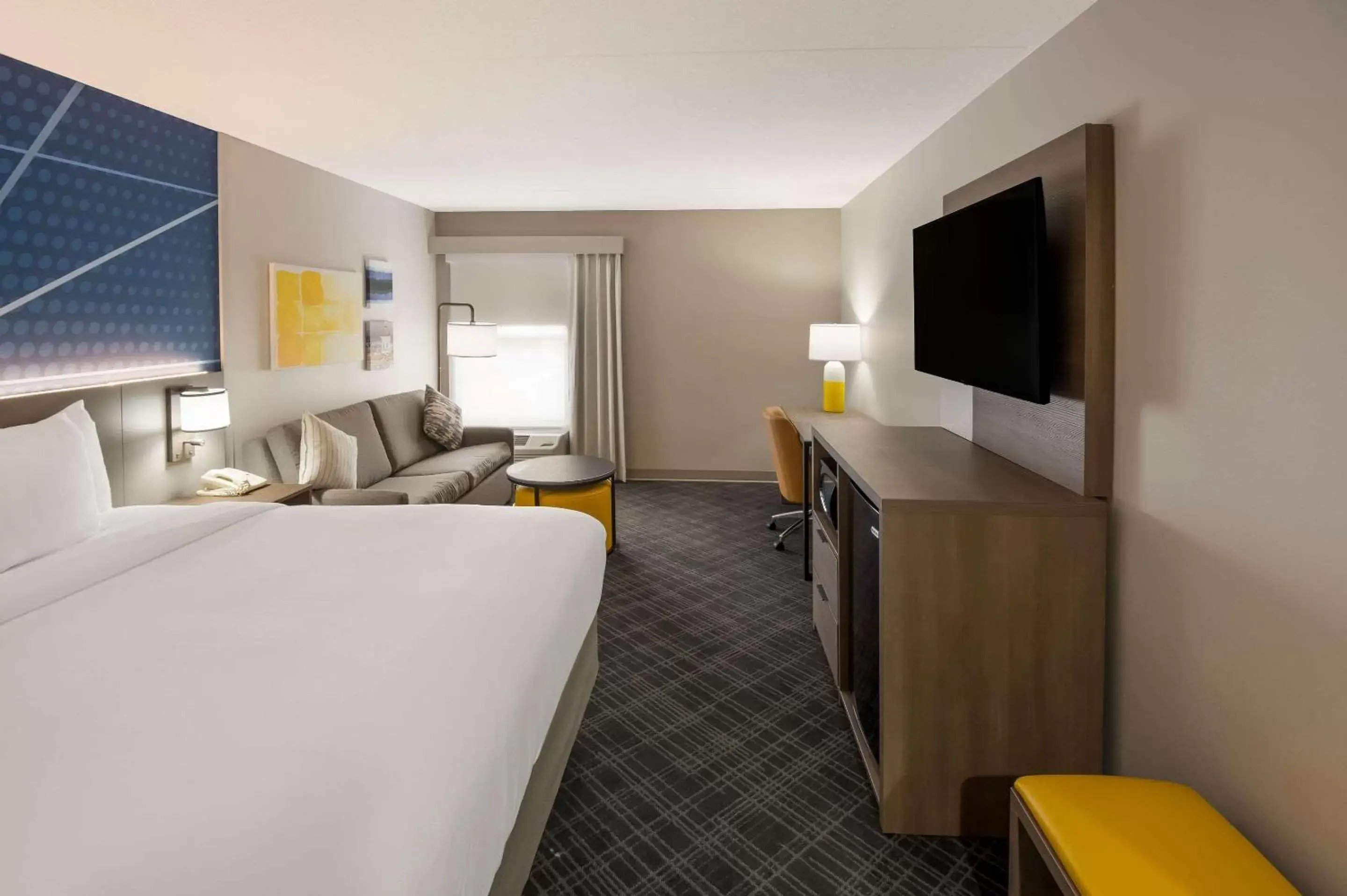 Bedroom, TV/Entertainment Center in Comfort Inn & Suites Fishers - Indianapolis