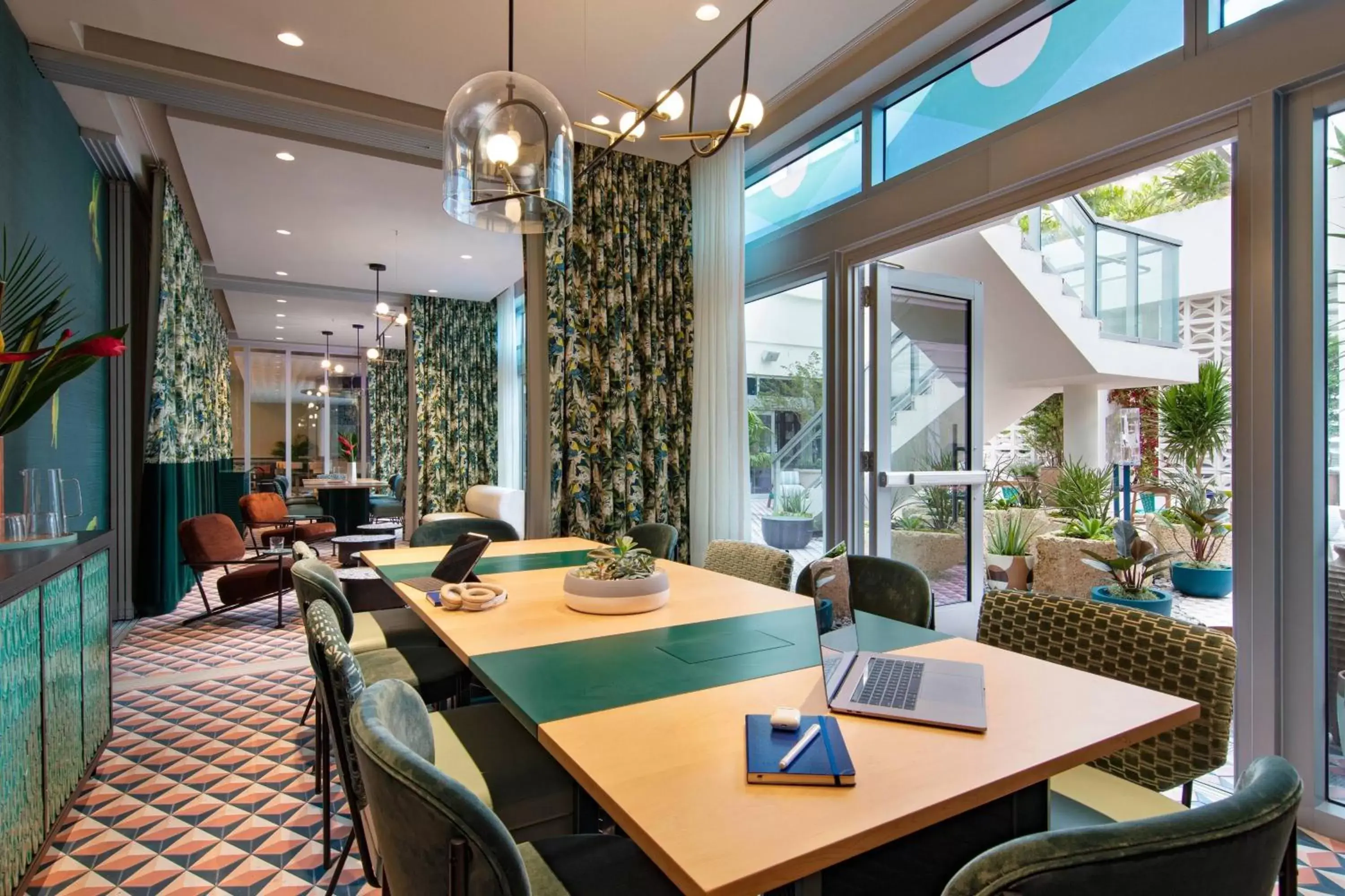 Meeting/conference room, Restaurant/Places to Eat in Moxy Miami South Beach