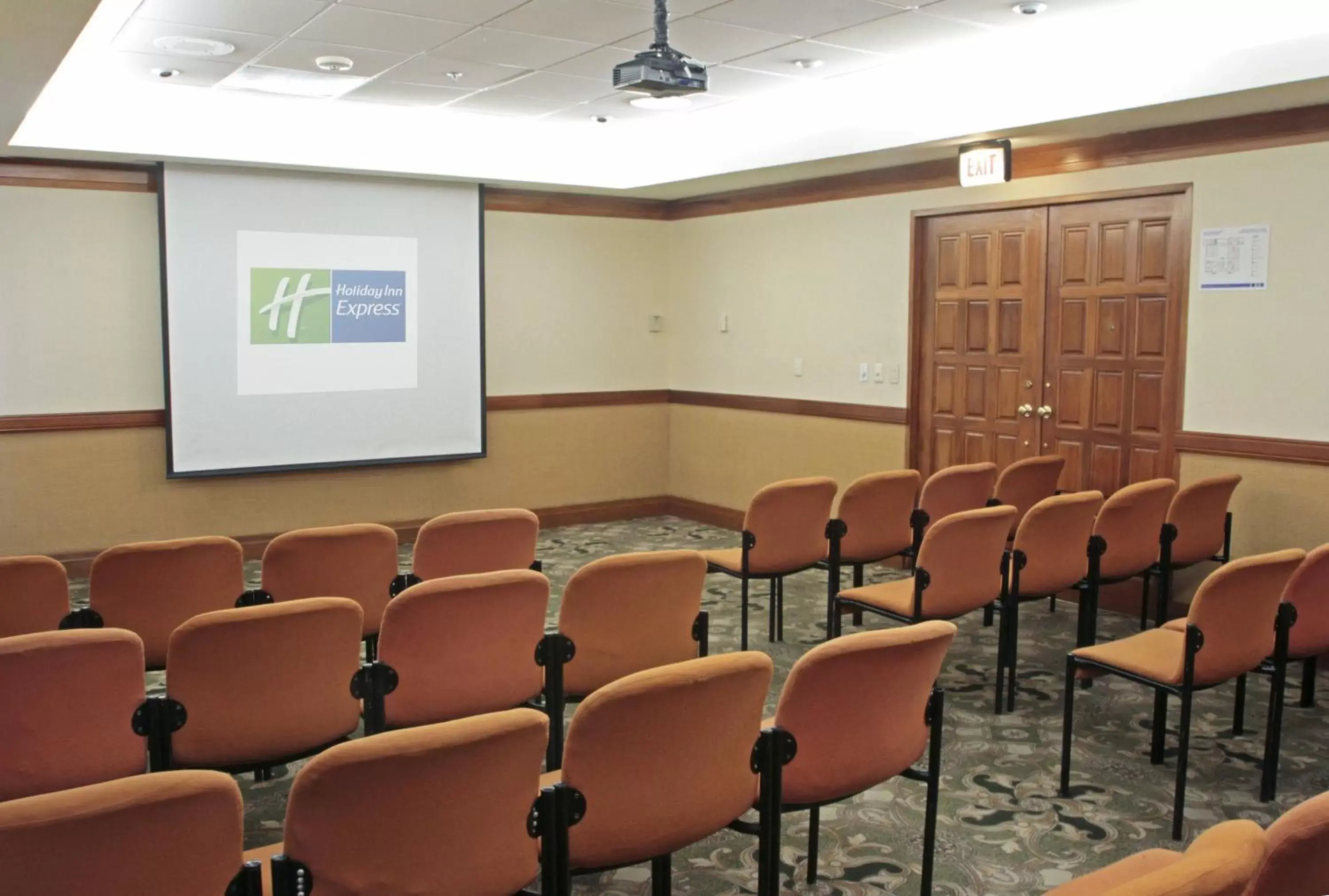 Meeting/conference room in Holiday Inn Express Monterrey Galerias-San Jeronimo, an IHG Hotel