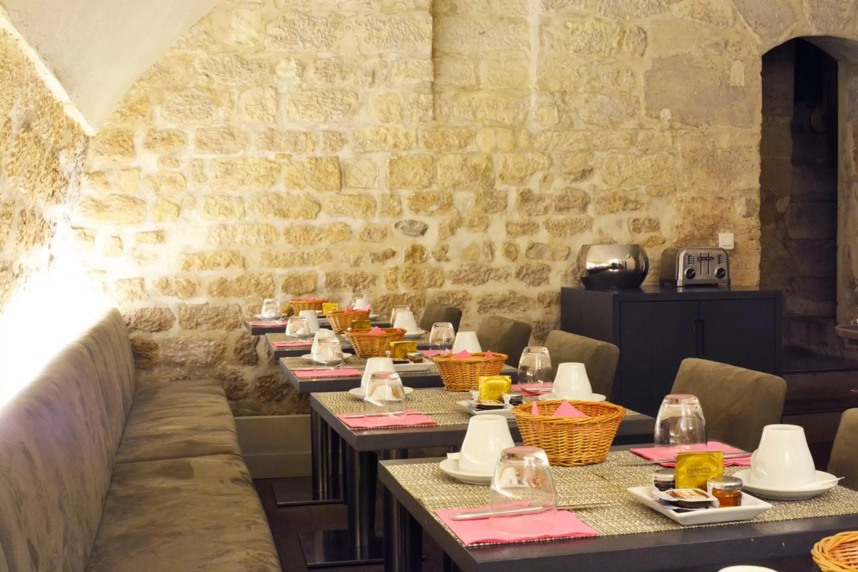 Restaurant/Places to Eat in Villa Des Princes
