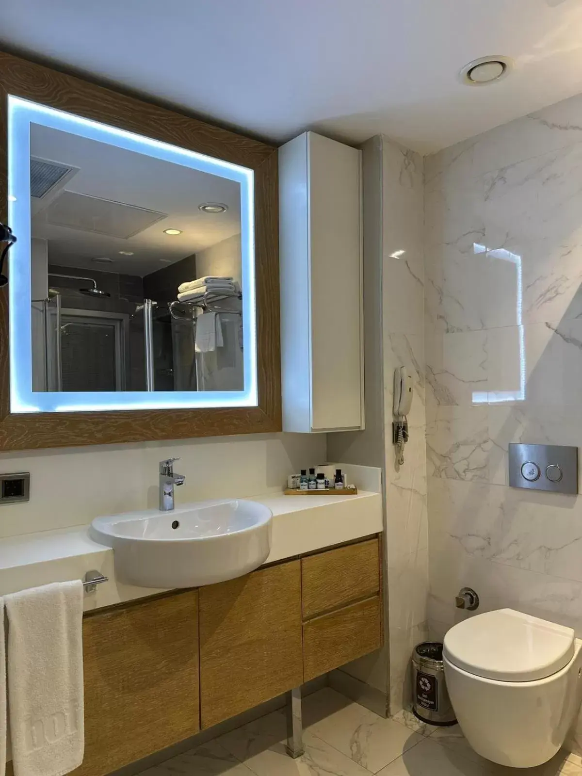 Shower, Bathroom in Bof Hotels Ceo Suites Atasehir