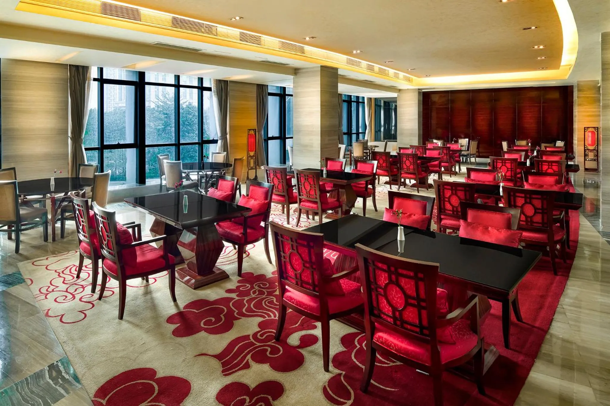 Restaurant/places to eat in Crowne Plaza Shenzhen Longgang City Centre by IHG