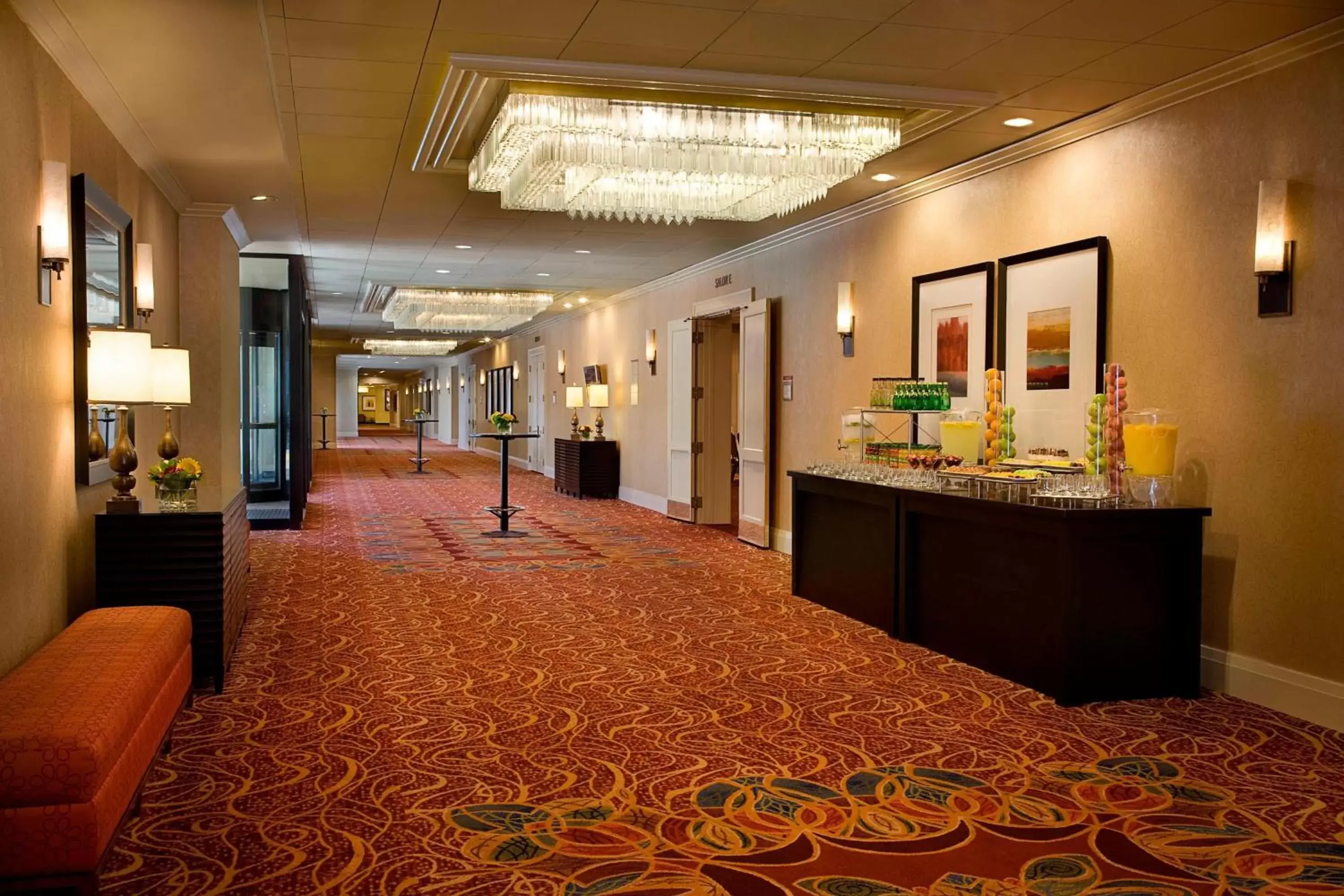 Meeting/conference room, Lobby/Reception in Toronto Airport Marriott Hotel