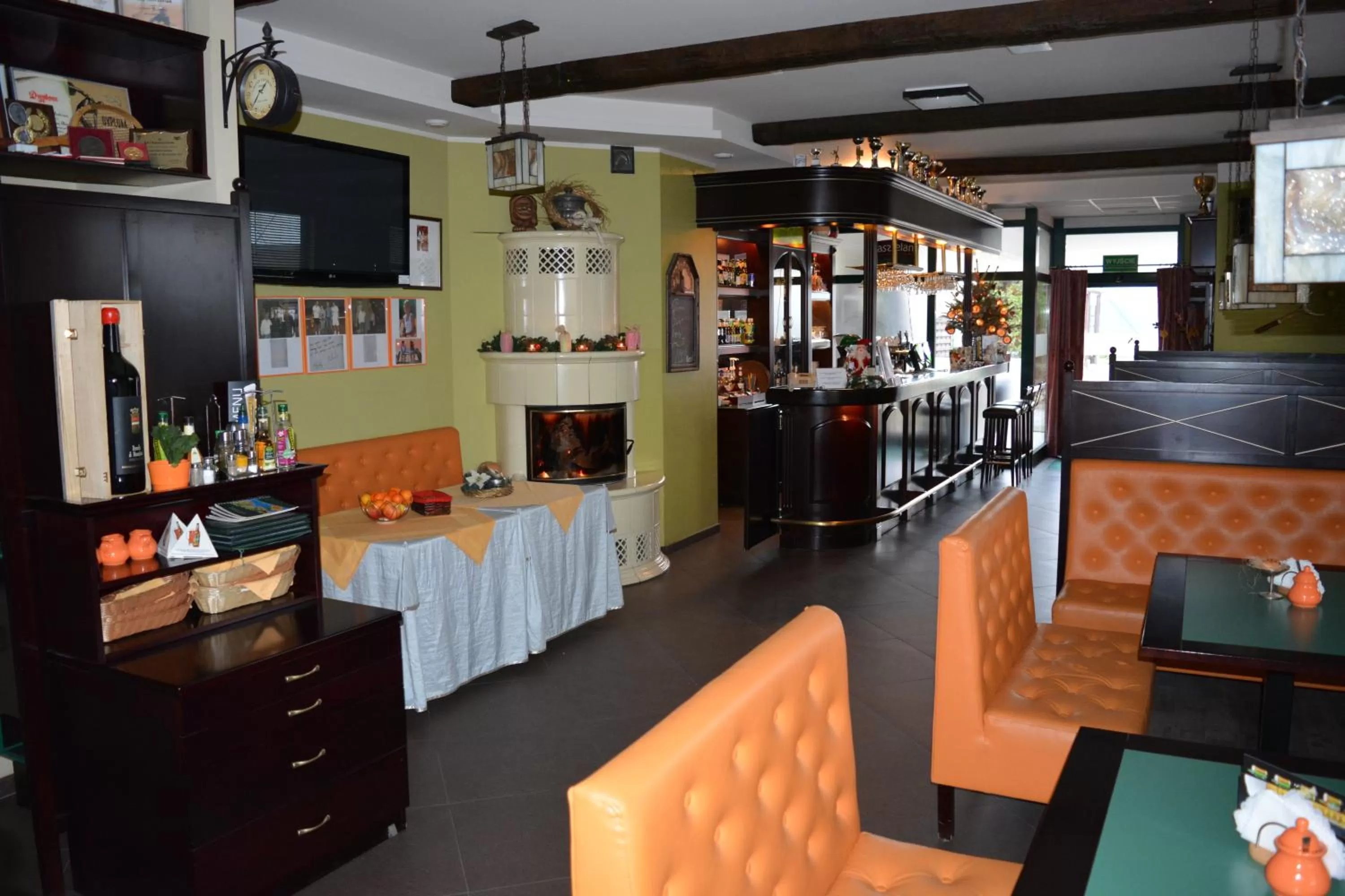 Communal lounge/ TV room in Tenis Club