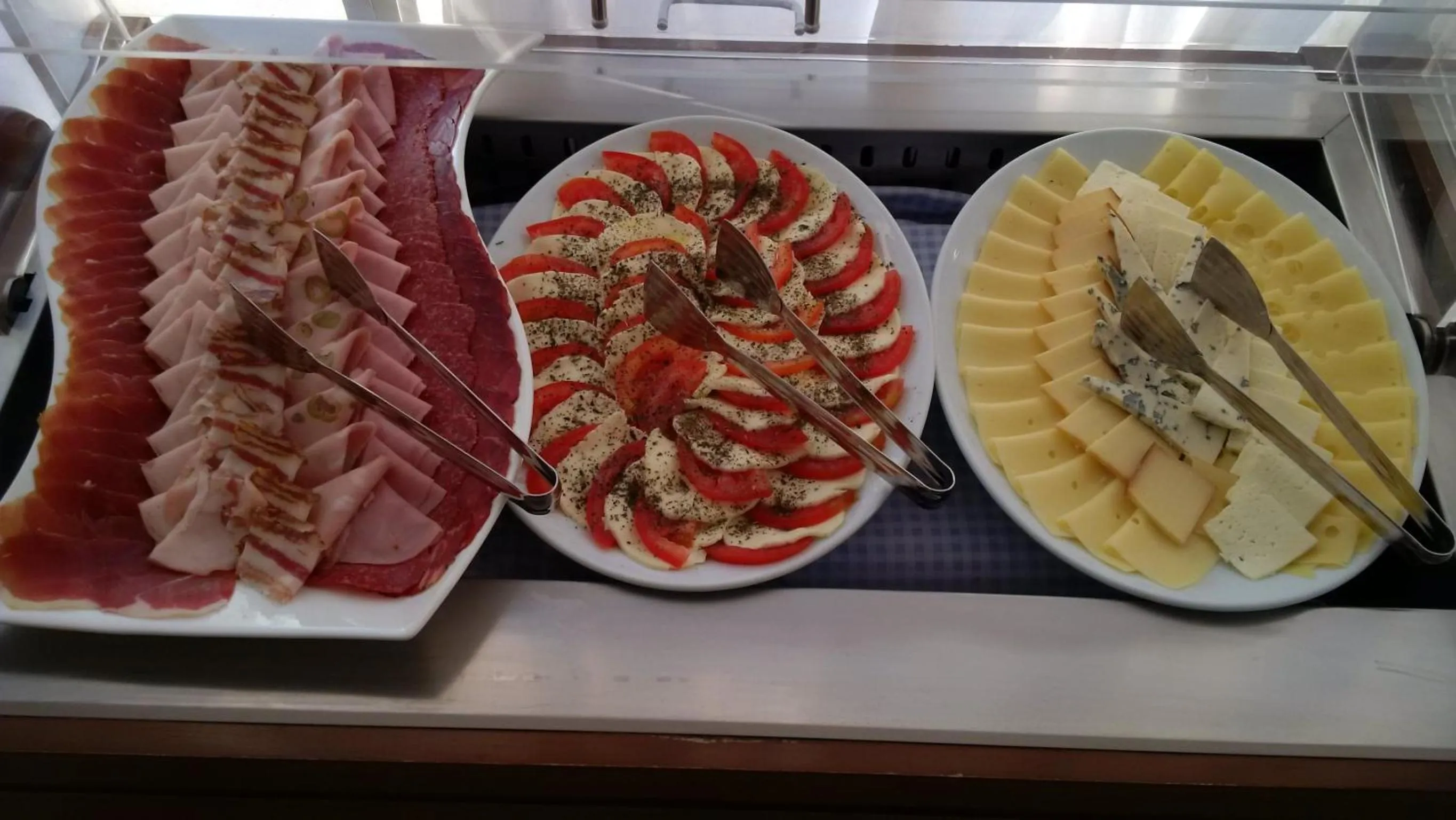 Restaurant/places to eat in Hotel Villa Radin