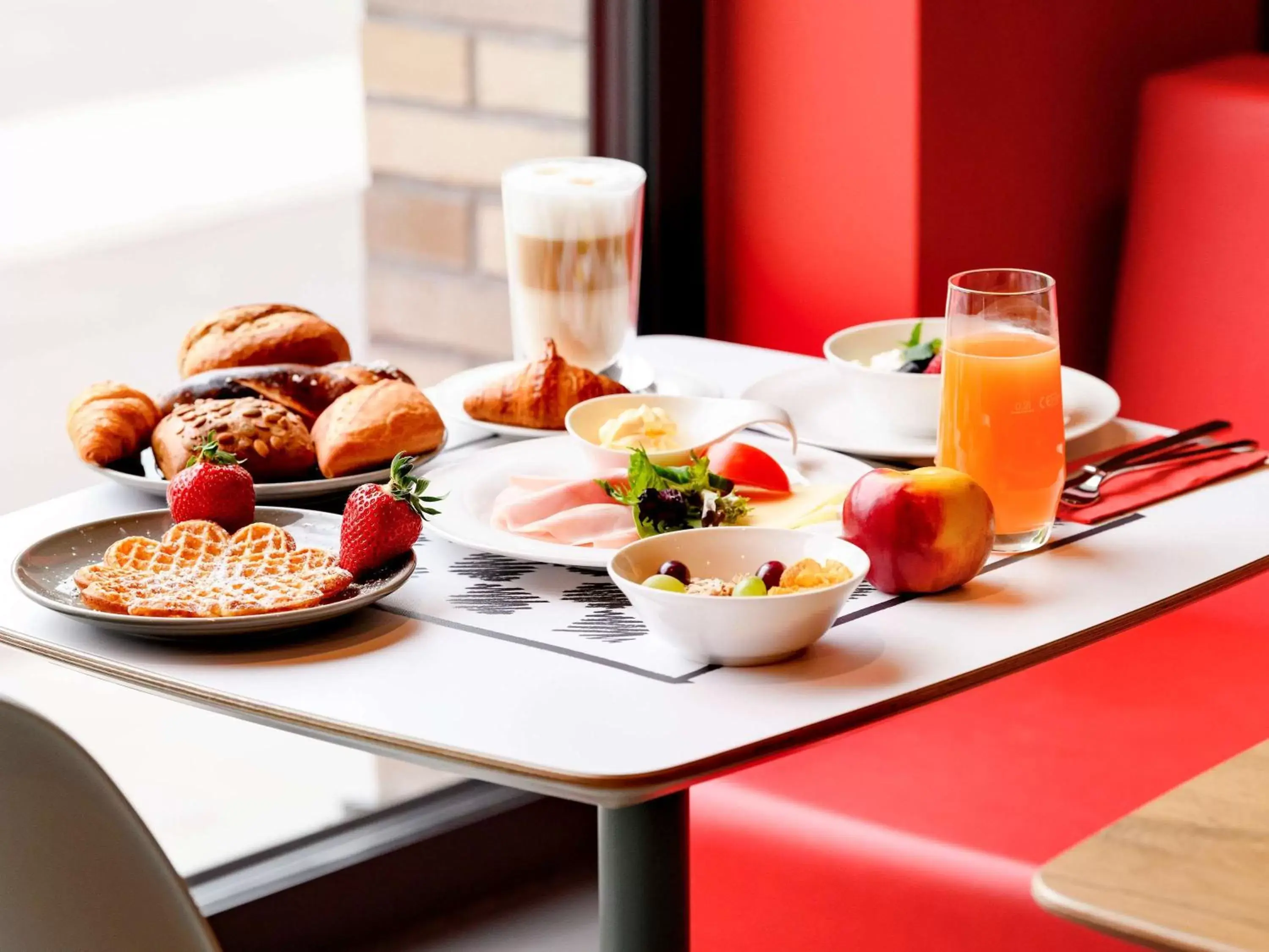 Restaurant/places to eat, Breakfast in ibis Regensburg Zentrum