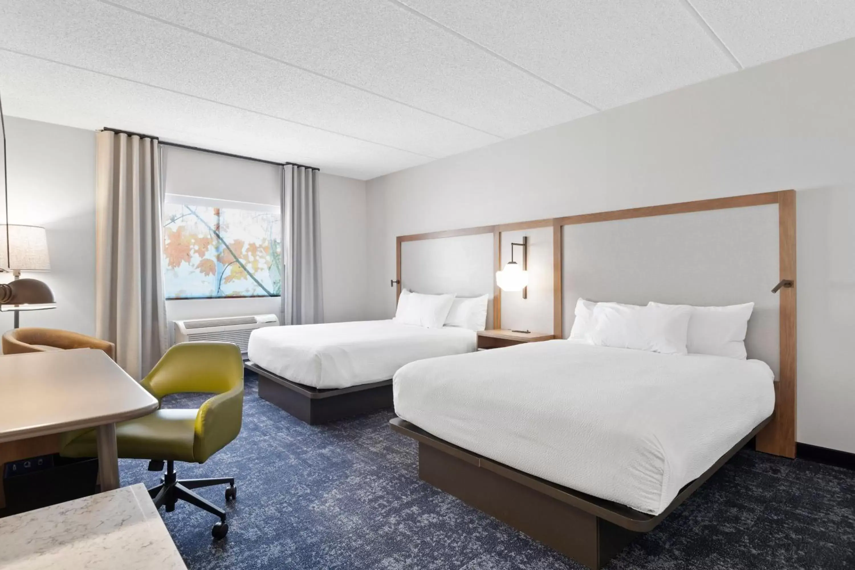 Photo of the whole room, Bed in Fairfield Inn & Suites by Marriott Hickory