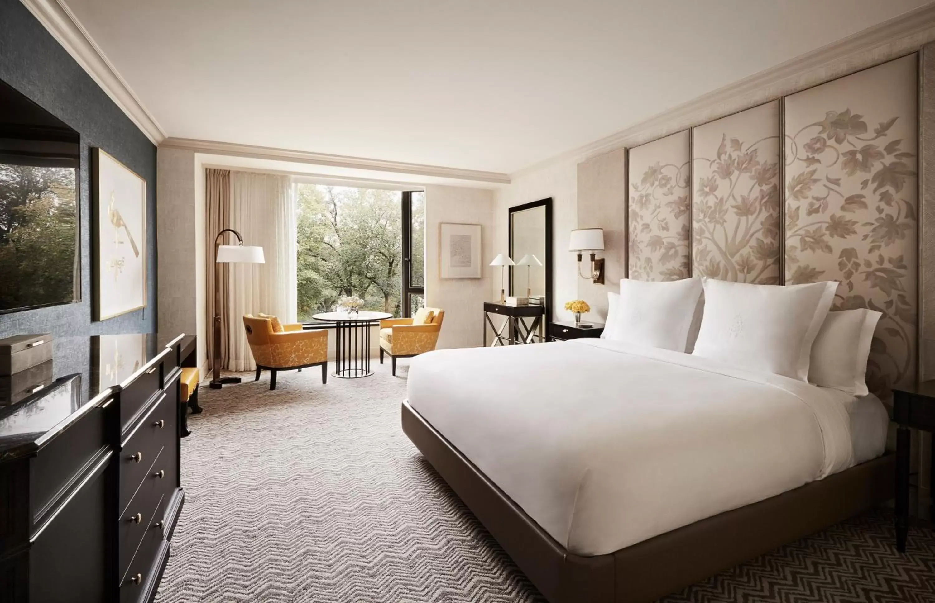 Bed in Four Seasons Boston