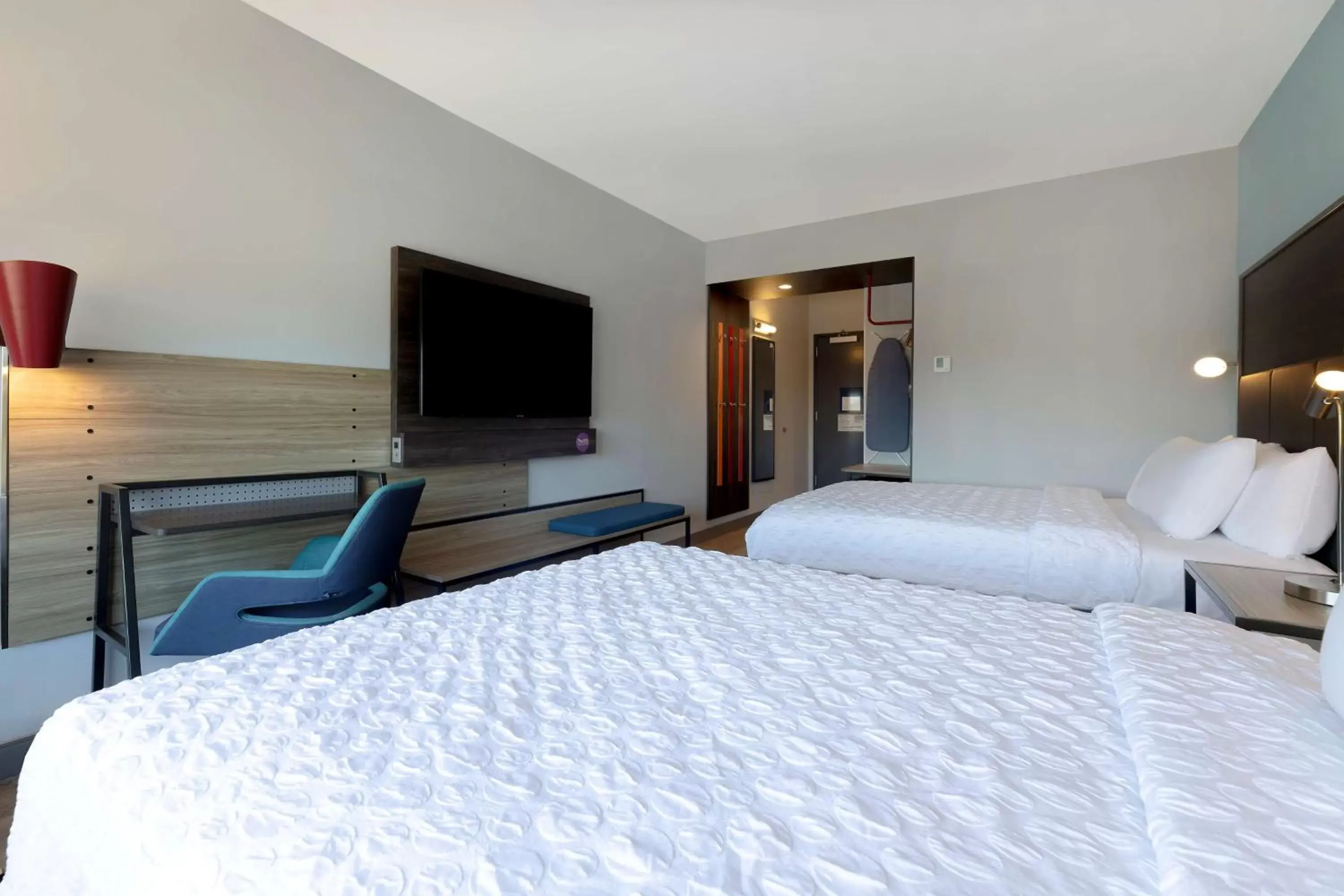 Bedroom, Bed in Tru By Hilton Atlanta Galleria Ballpark, GA