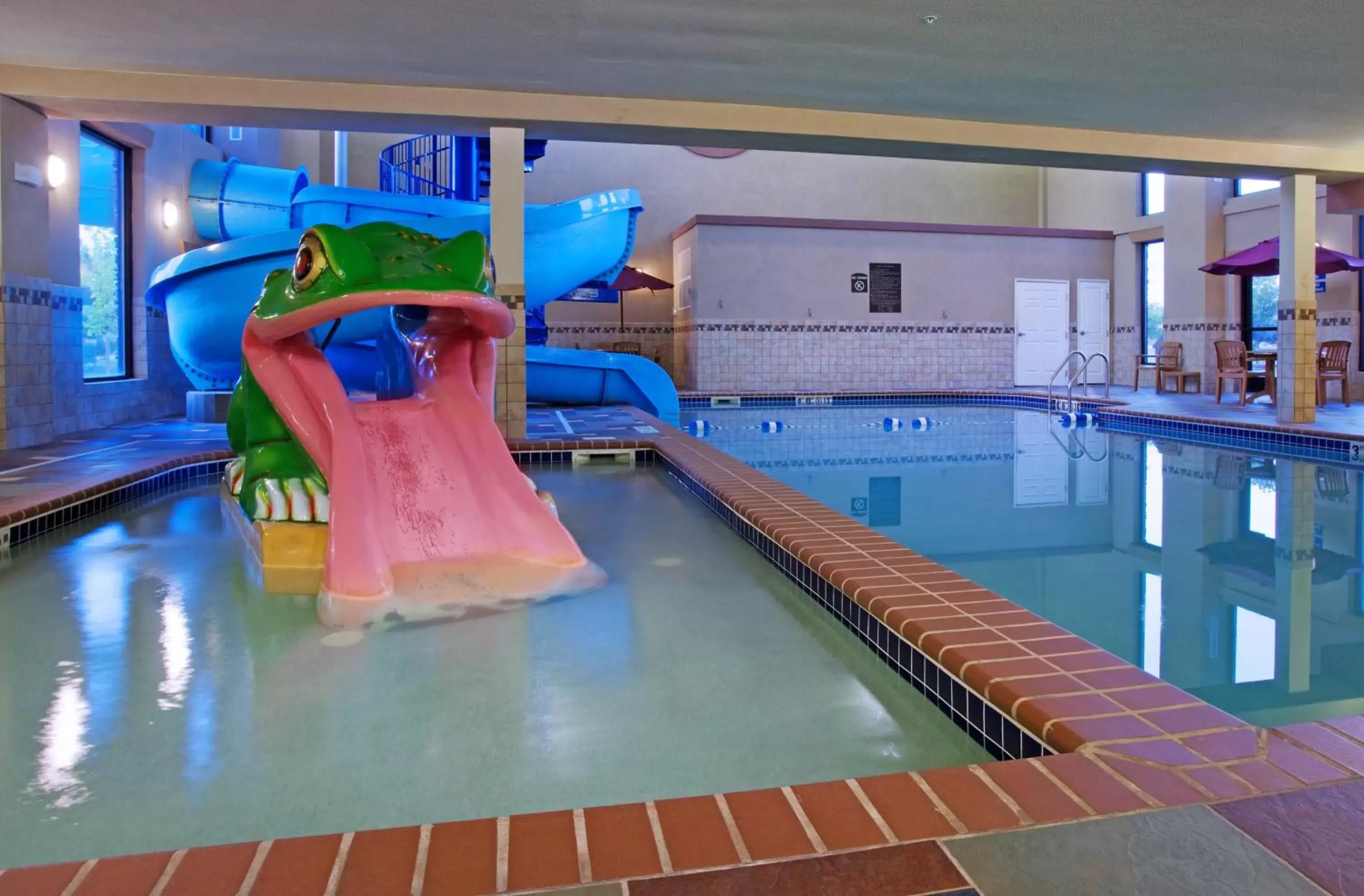 Swimming pool, Water Park in Holiday Inn Express Hotel & Suites Longmont, an IHG Hotel