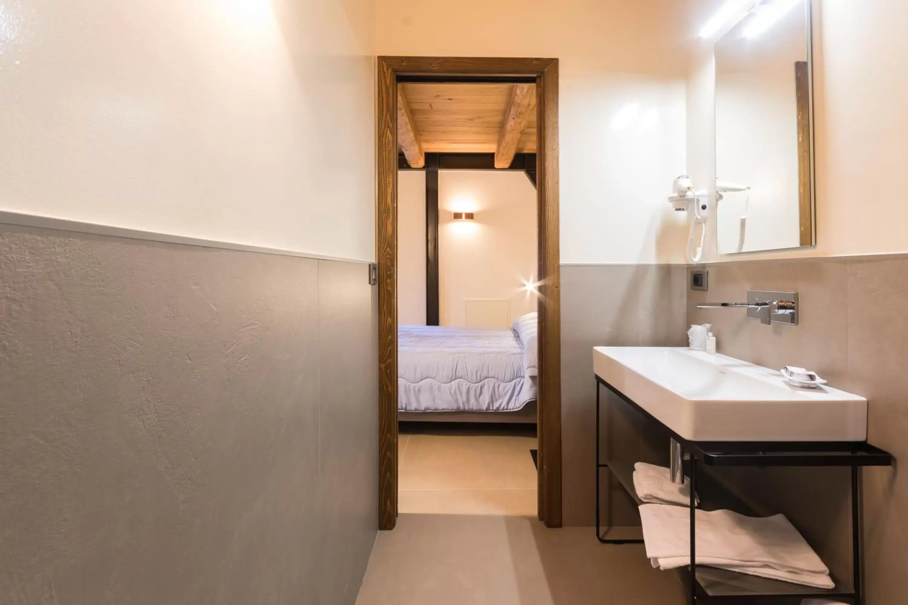 Bathroom in Borgotufi Albergo Diffuso