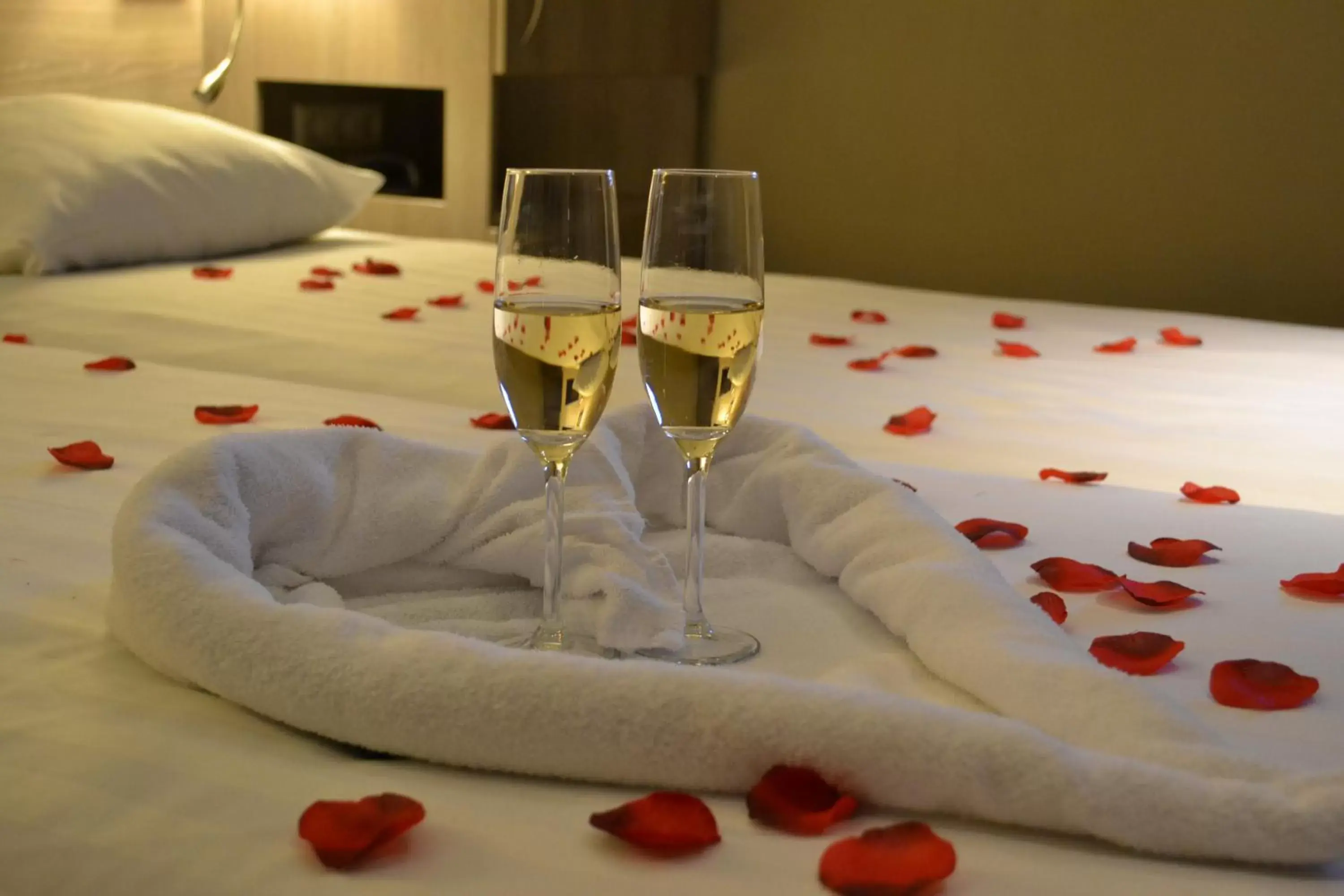 Alcoholic drinks, Bed in Fletcher Hotel Het Veluwse Bos Alcoholic drinks, Bed in Fletcher Hotel Het Veluwse Bos