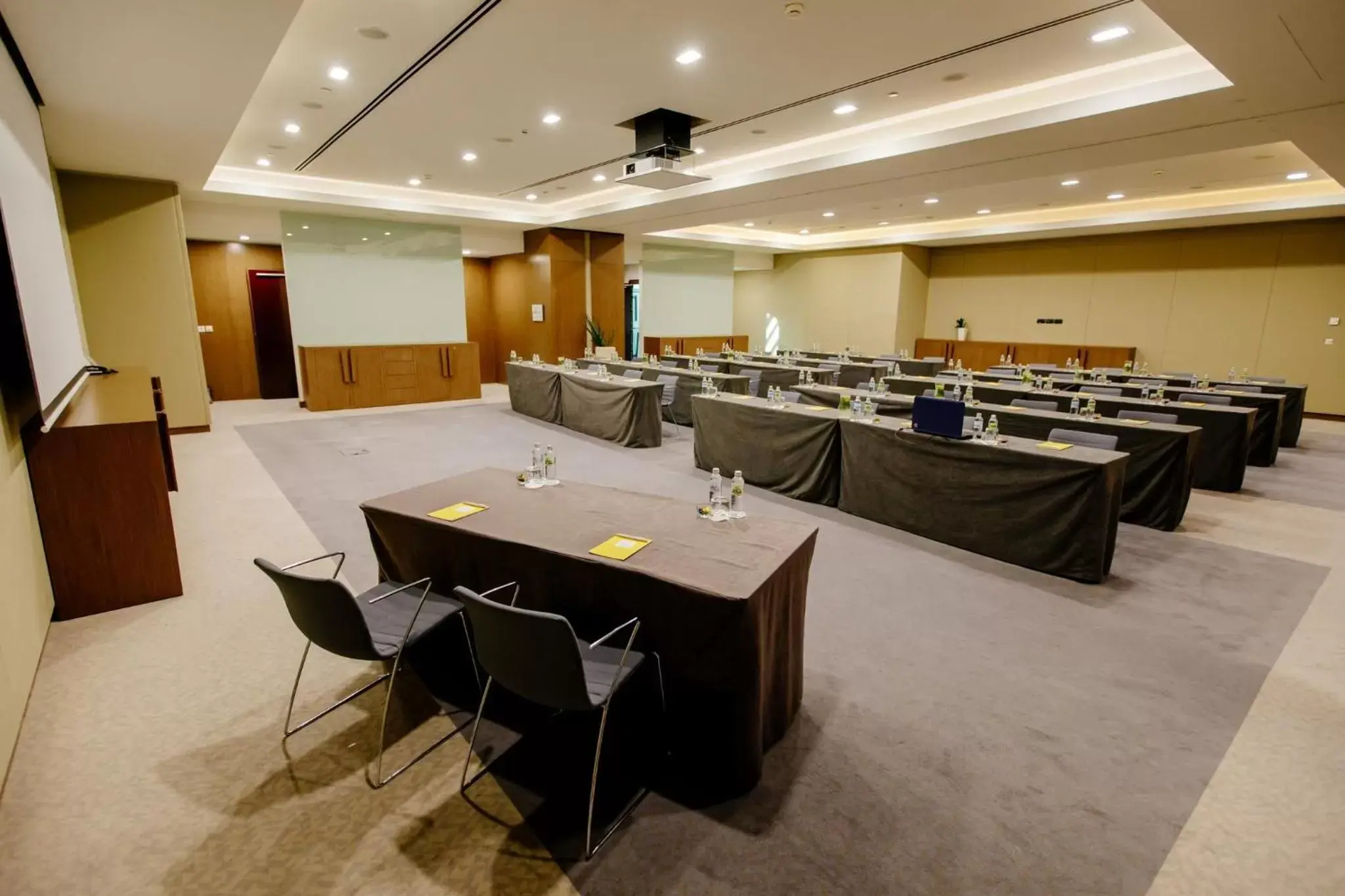 Meeting/conference room in Crowne Plaza Belgrade, an IHG Hotel