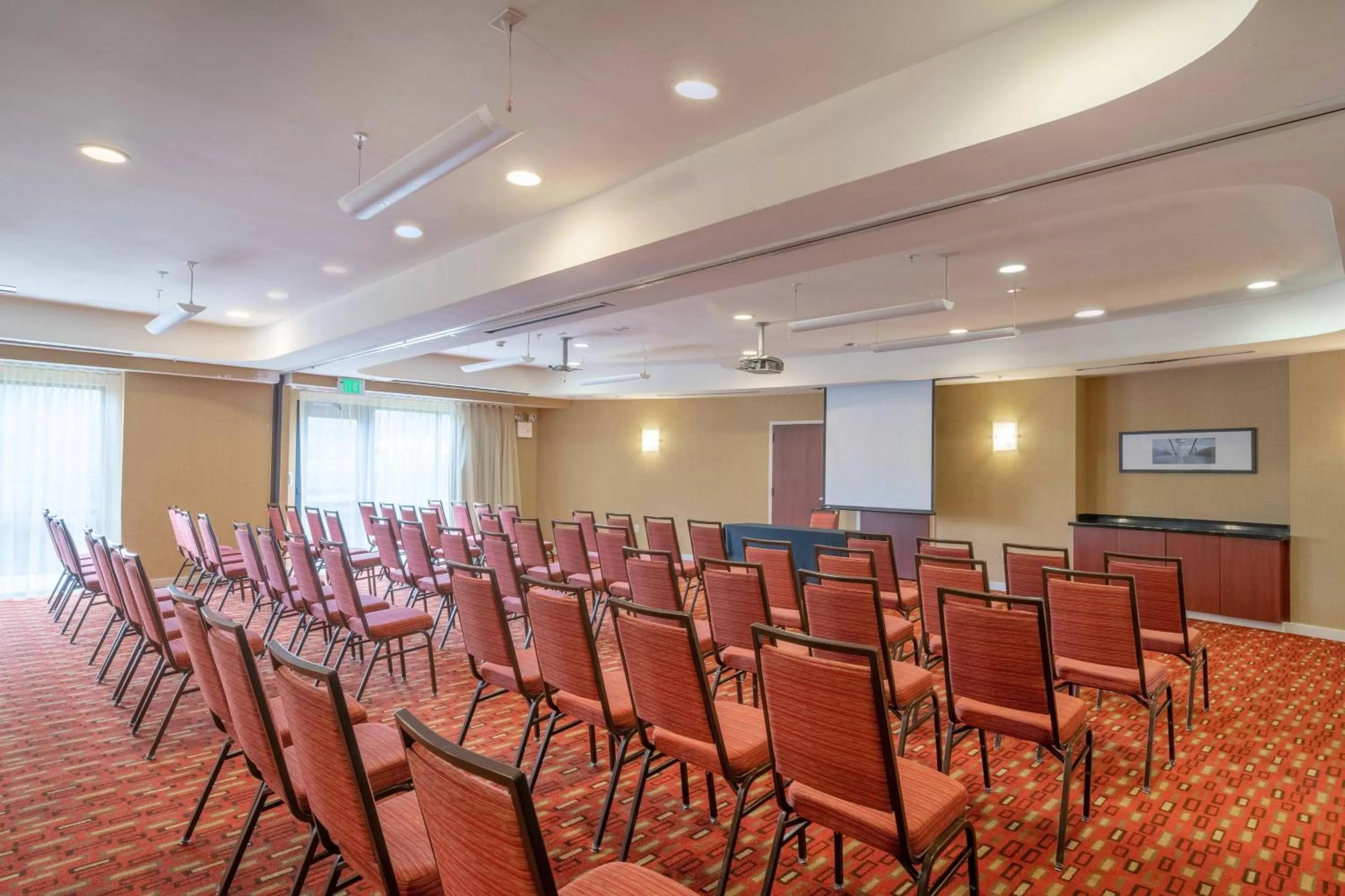 Meeting/conference room in Courtyard by Marriott Salisbury