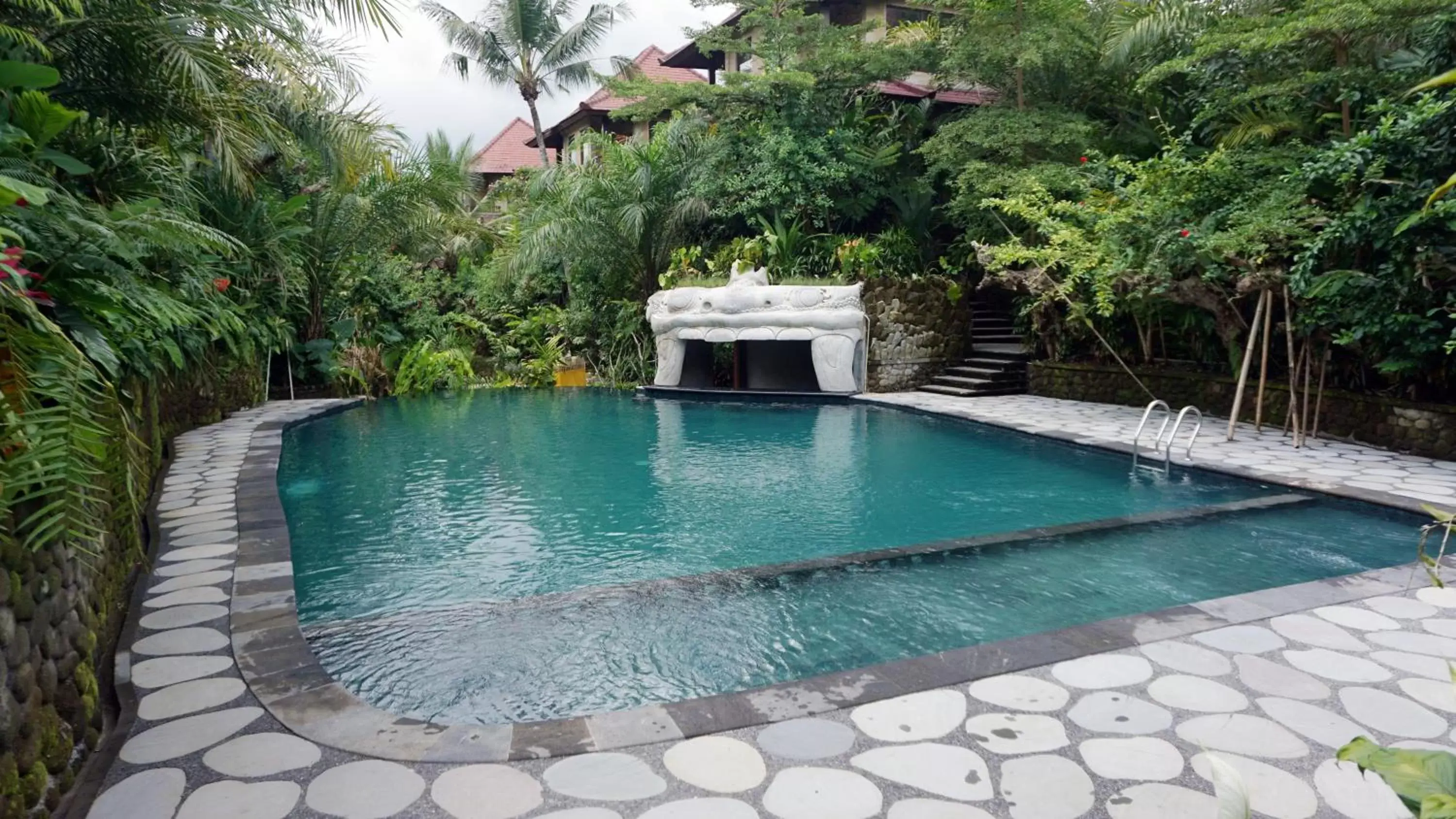 Garden, Swimming Pool in Sakti Garden Resort & Spa