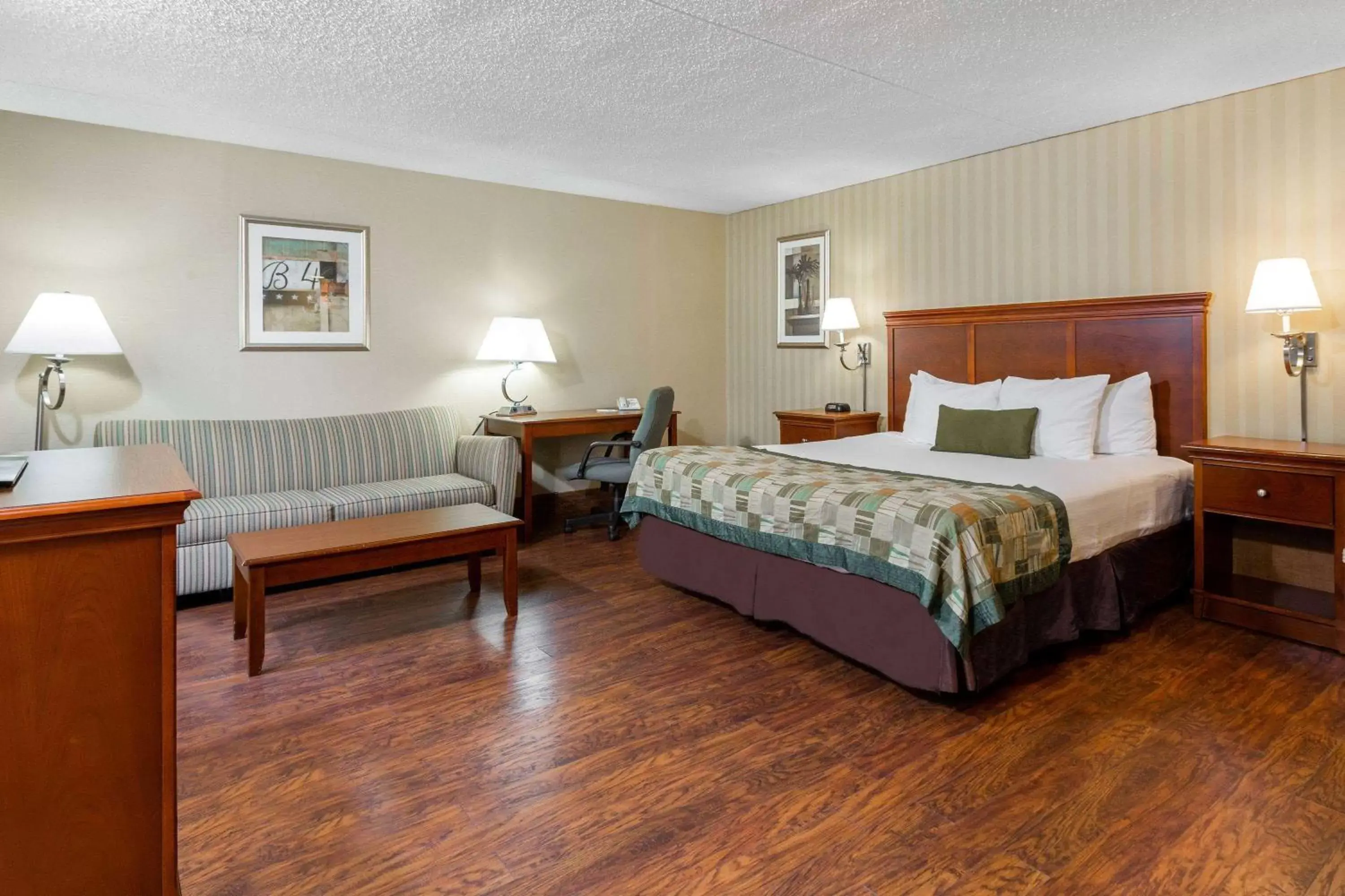 Photo of the whole room in Days Inn by Wyndham Westminster