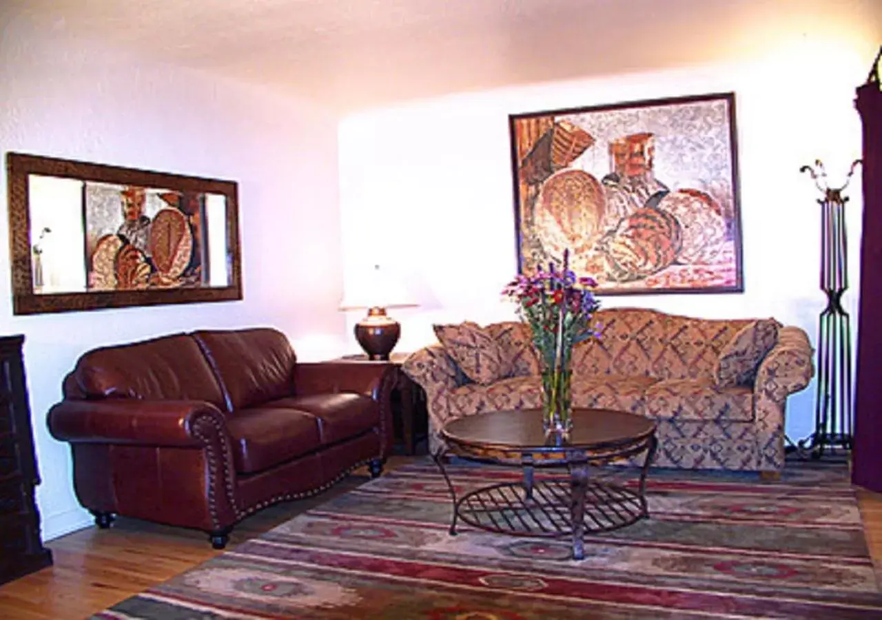 Living room, Seating Area in Casas de Suenos Old Town Historic Inn, Ascend Hotel Collection