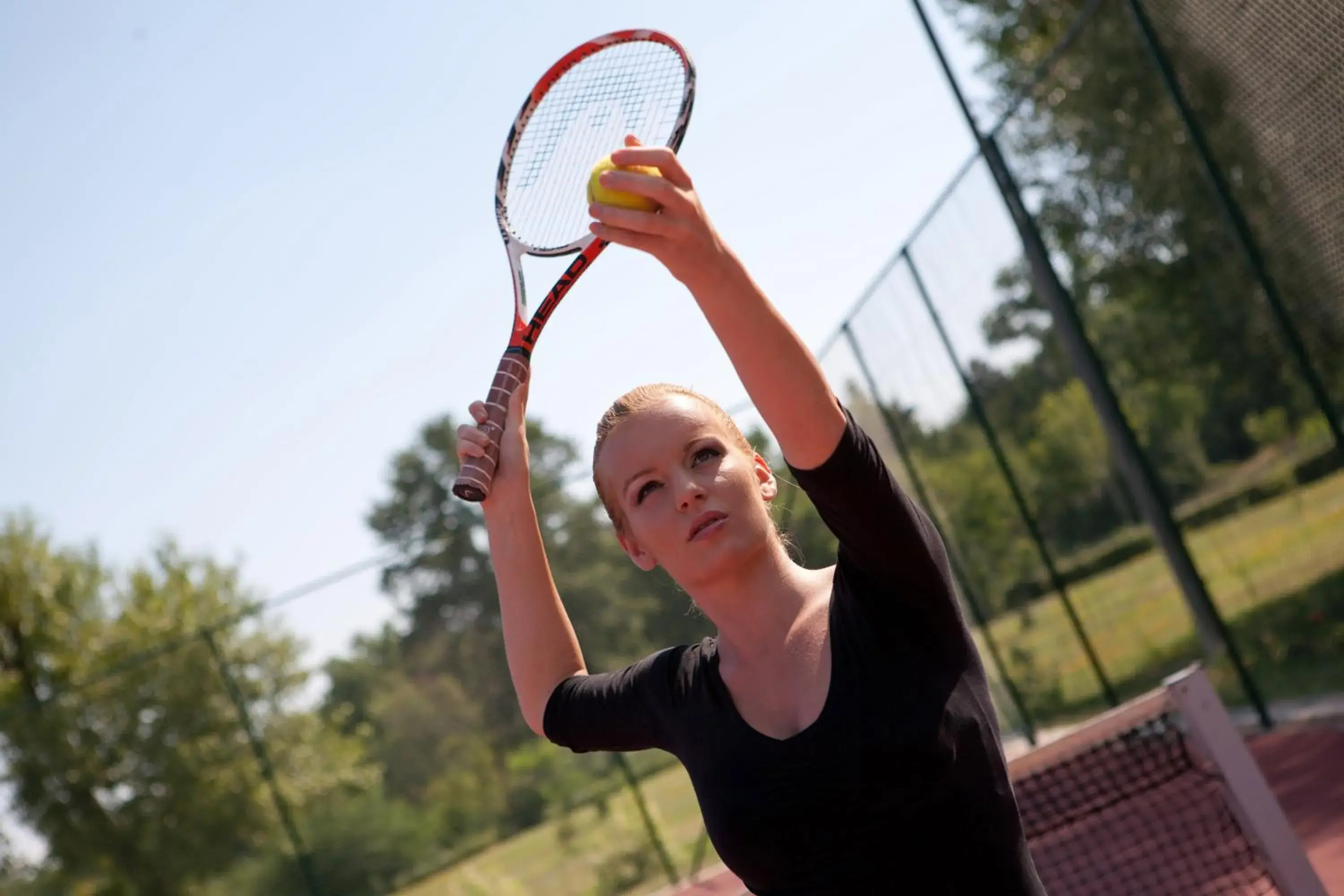 Tennis court in Hissar Spa Hotel