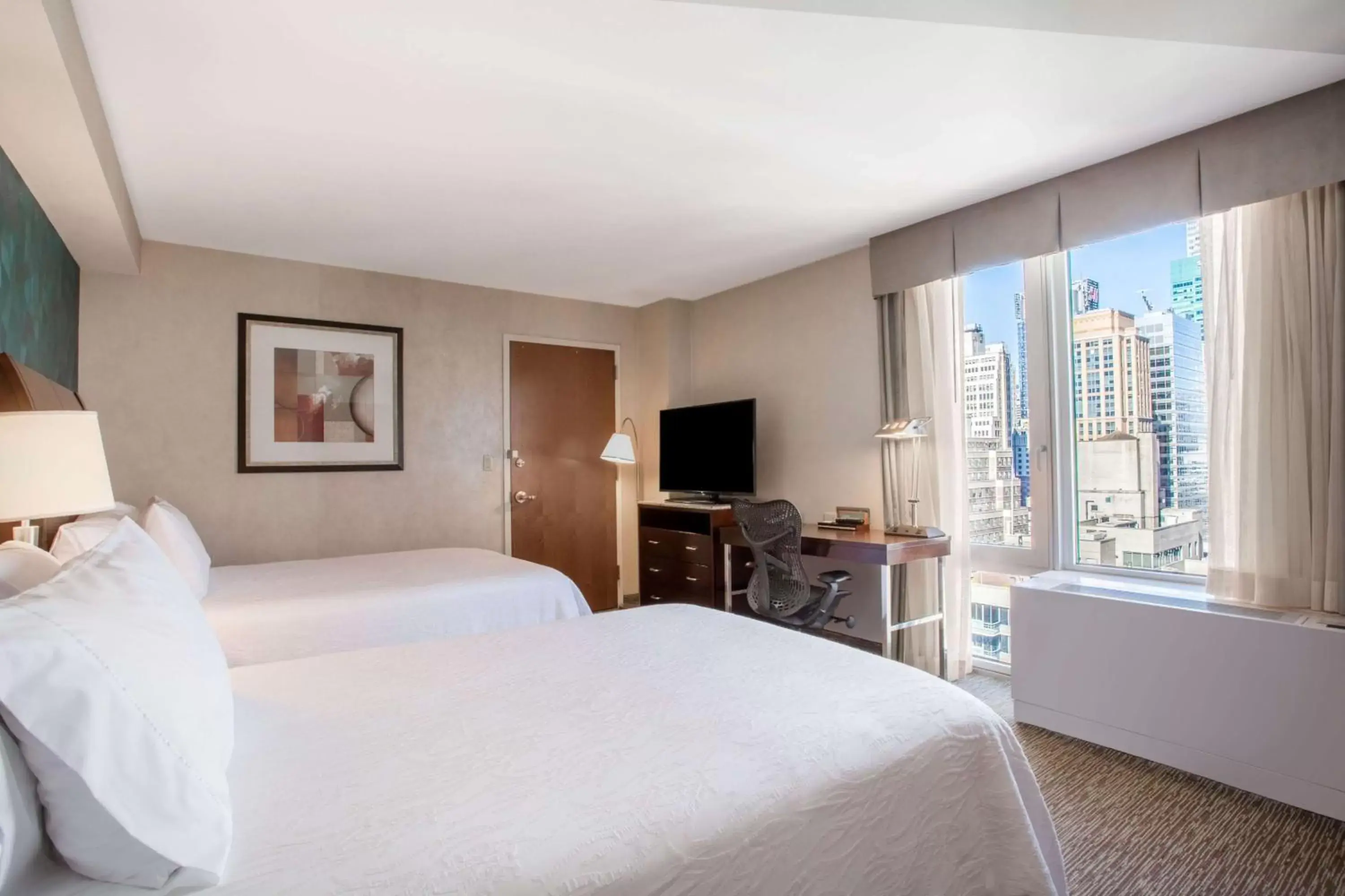 Bedroom, Bed in Hilton Garden Inn West 35th Street
