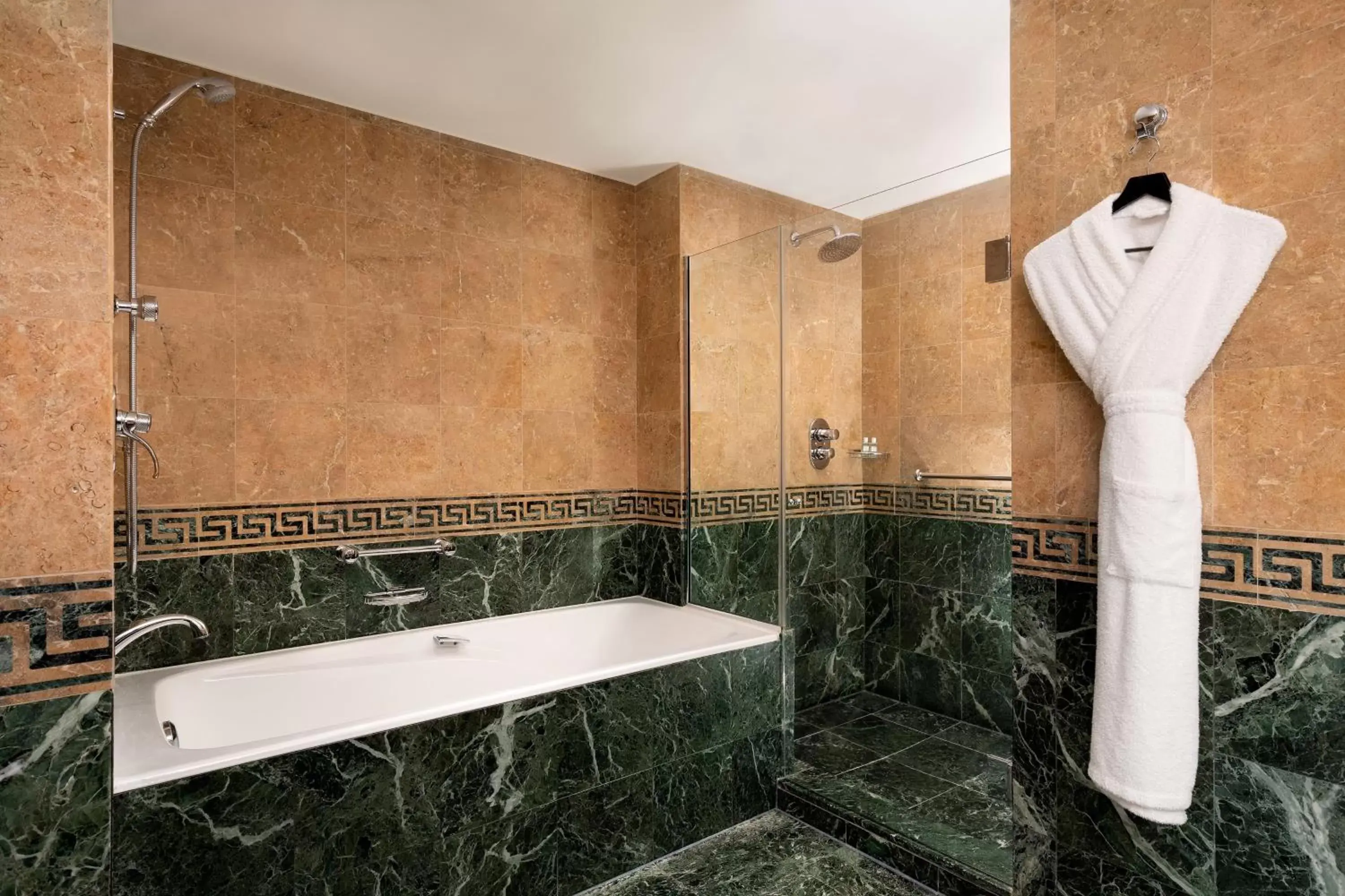 Bathroom in Hotel President Wilson, a Luxury Collection Hotel, Geneva