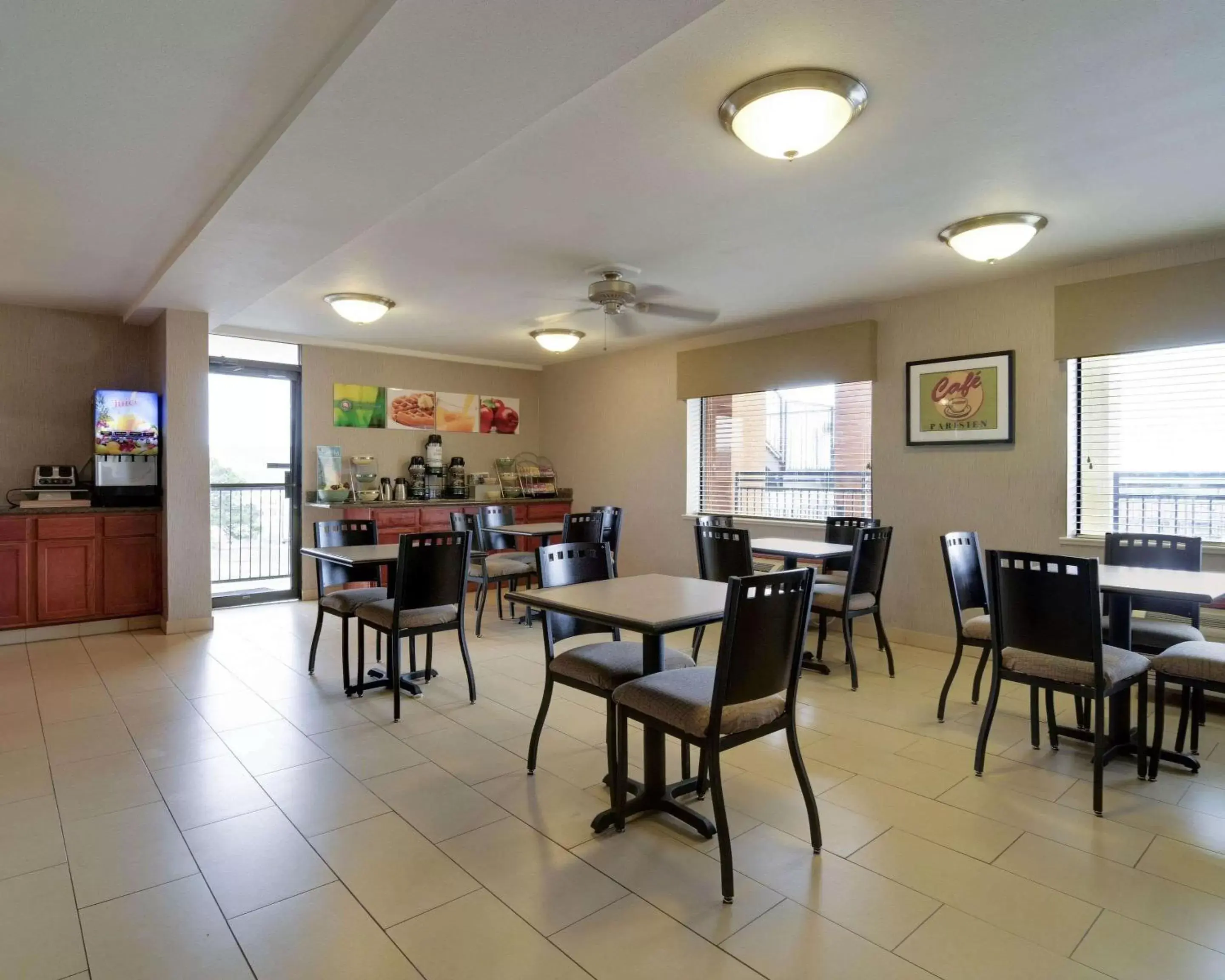 Restaurant/Places to Eat in Quality Inn & Suites Clarksville