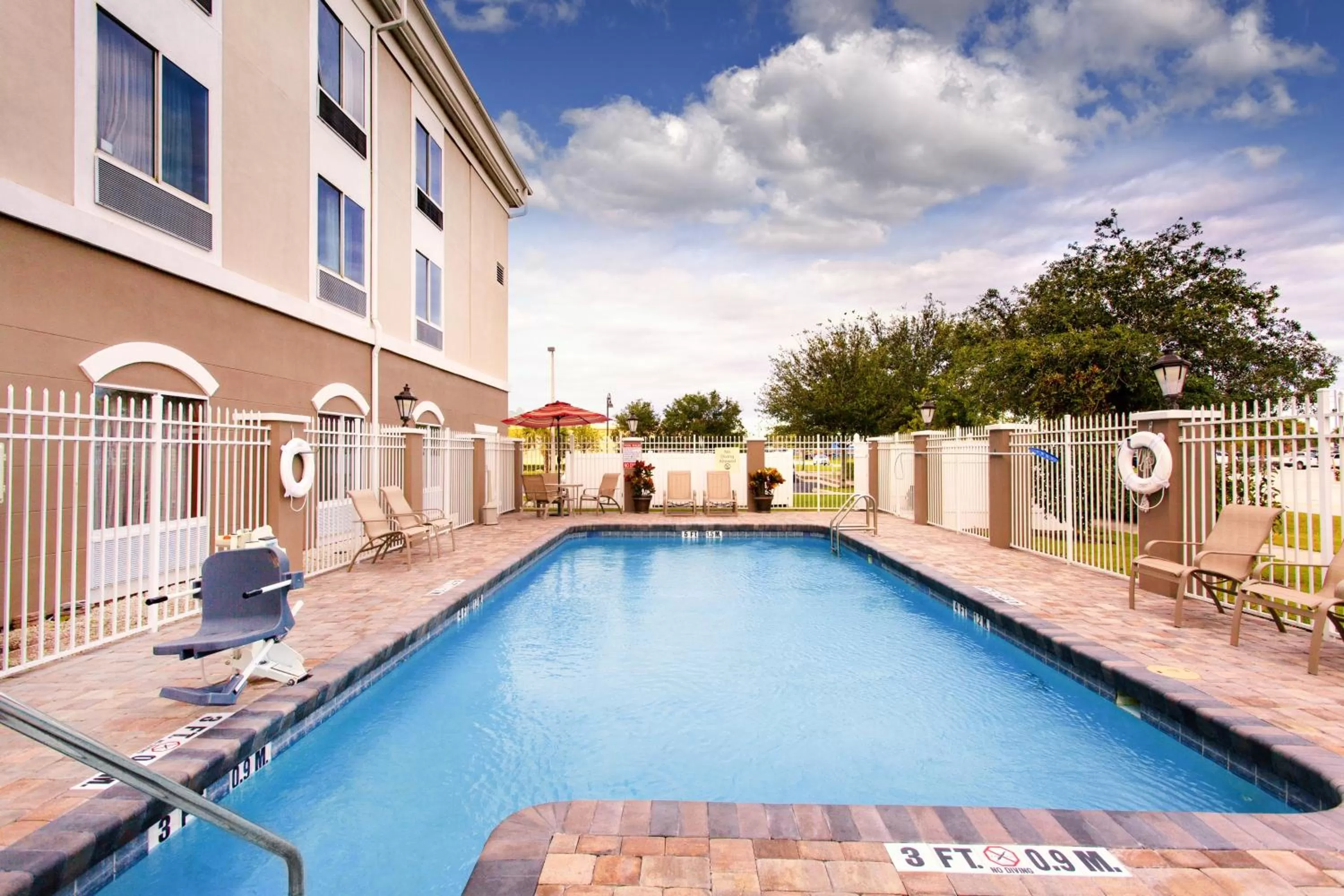Swimming pool in Holiday Inn Express Lake Wales North-Winter Haven by IHG