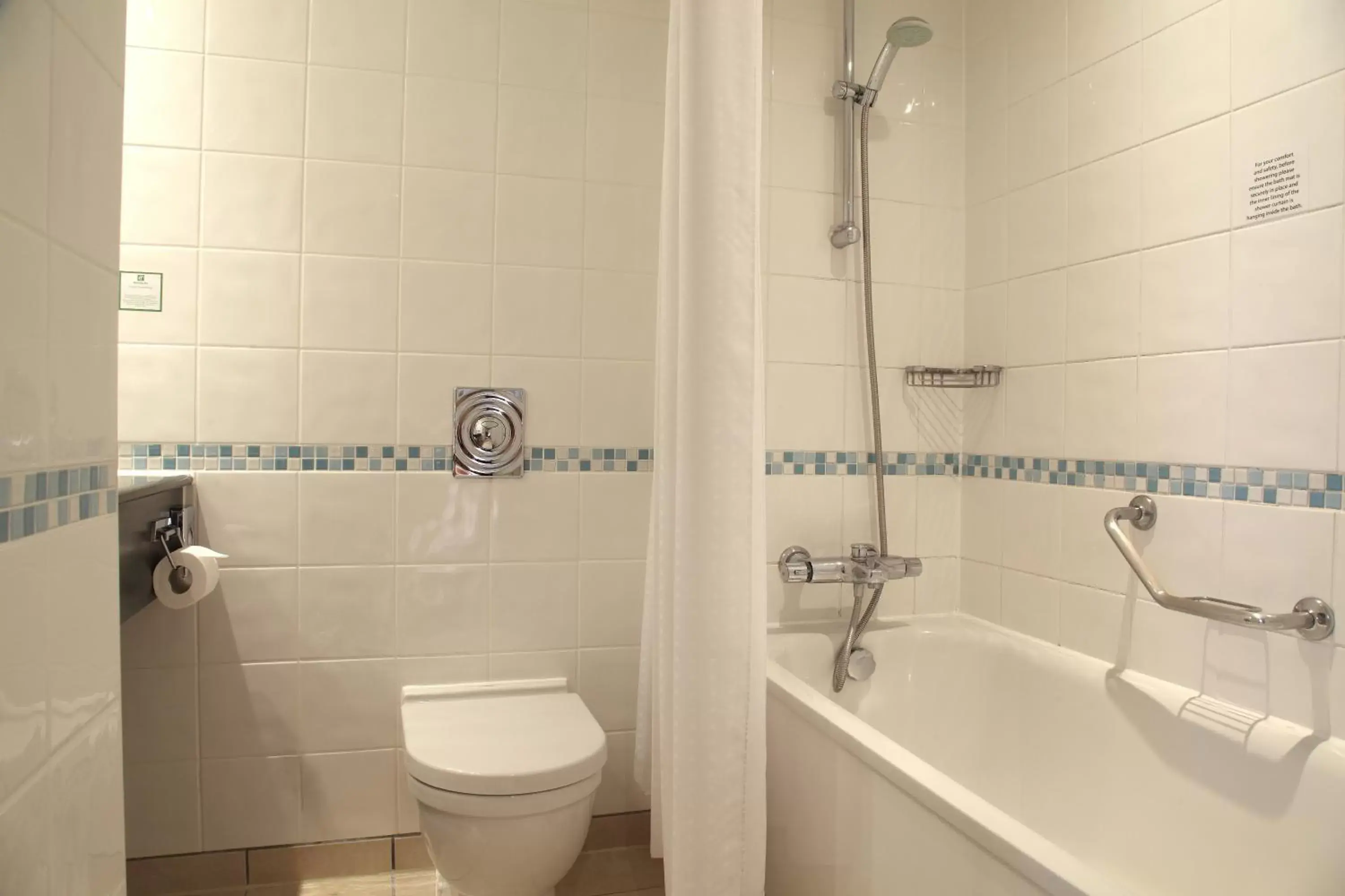 Bathroom in Holiday Inn Brentwood, an IHG Hotel