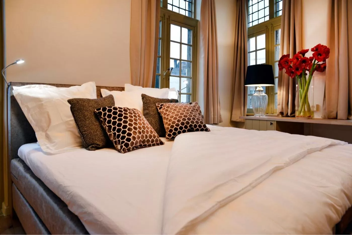 Bed in Rooms With A View