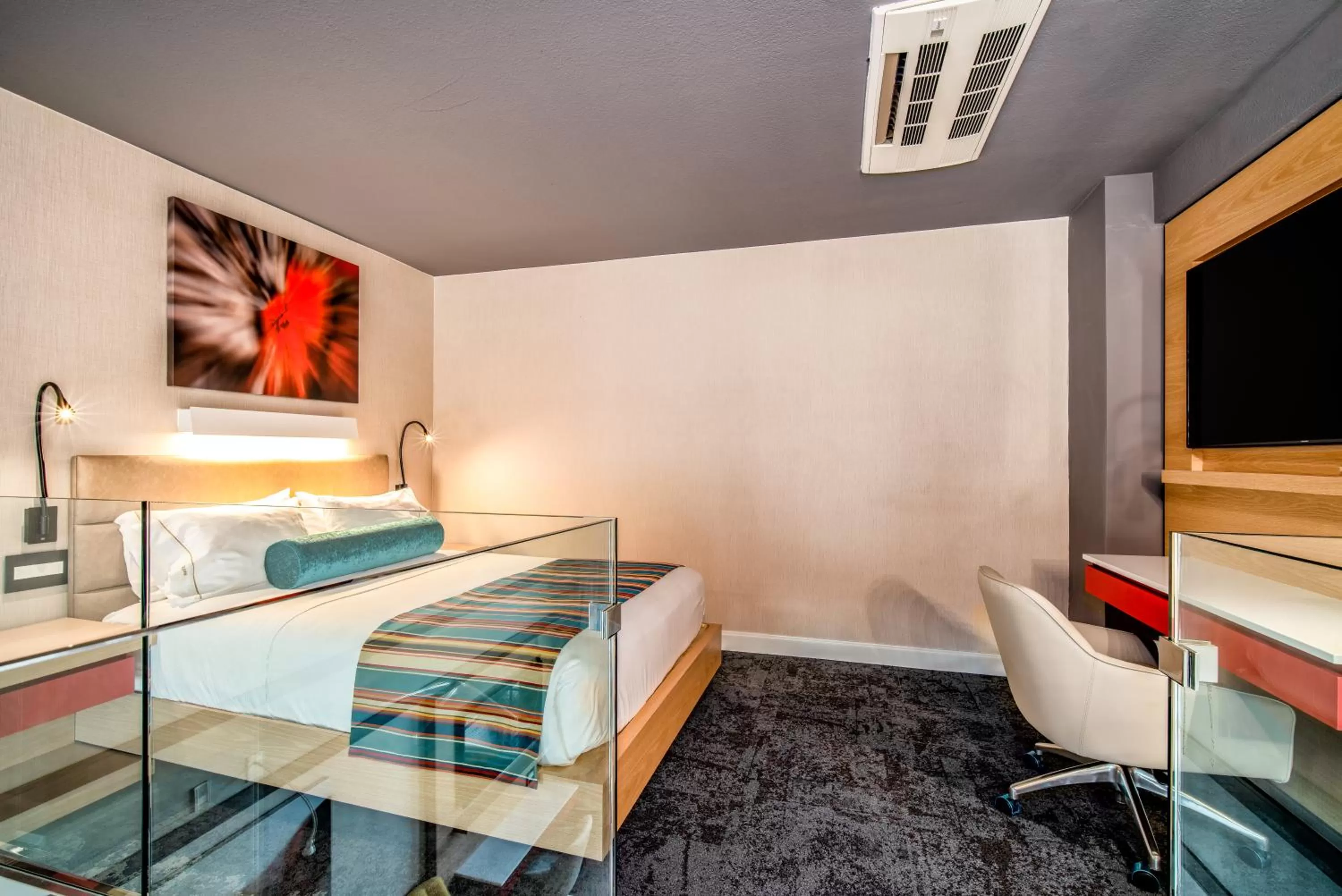 Bed in Century Park Hotel LA