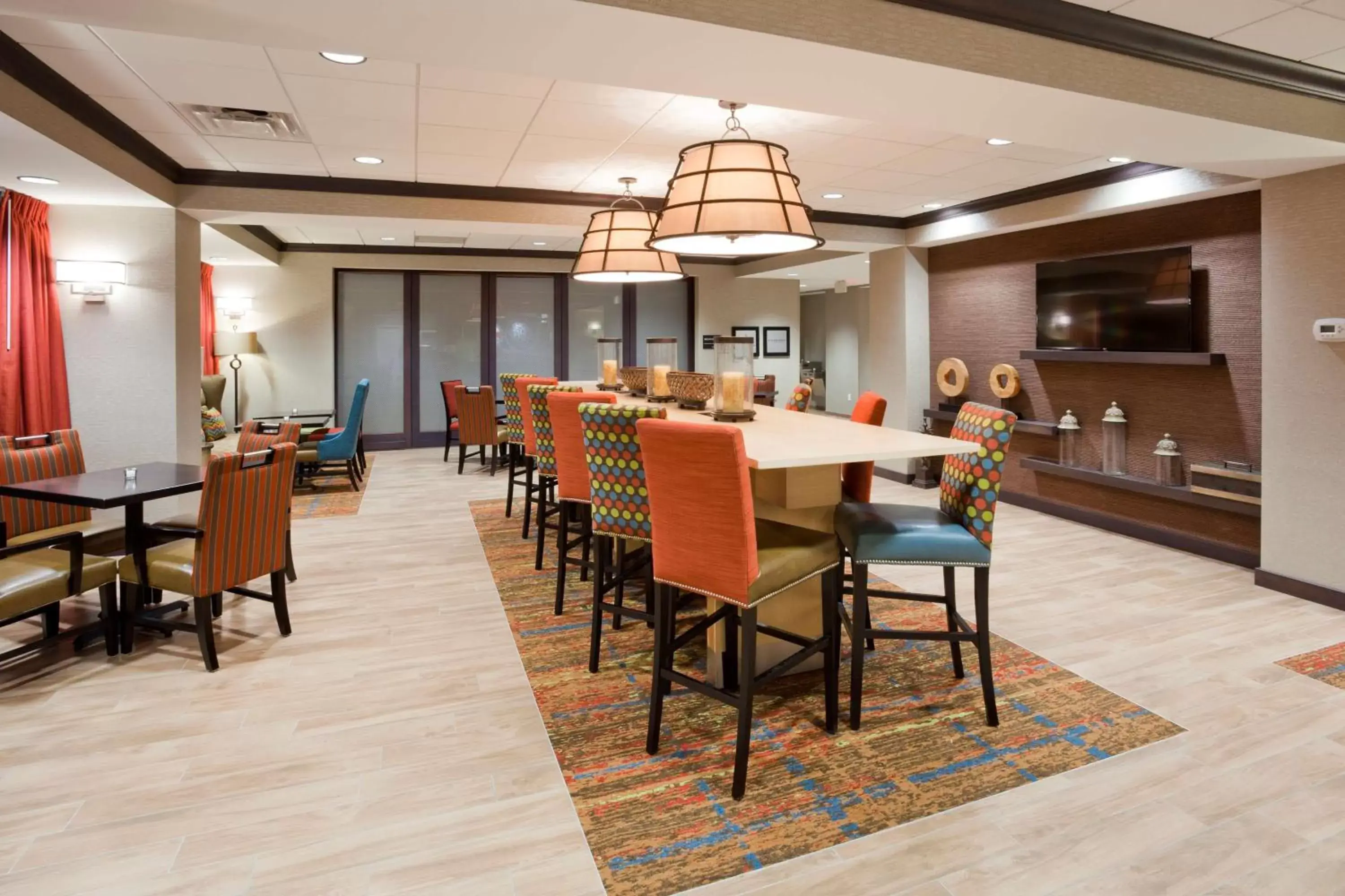 Lobby or reception, Restaurant/Places to Eat in Hampton Inn Minneapolis-Roseville,MN