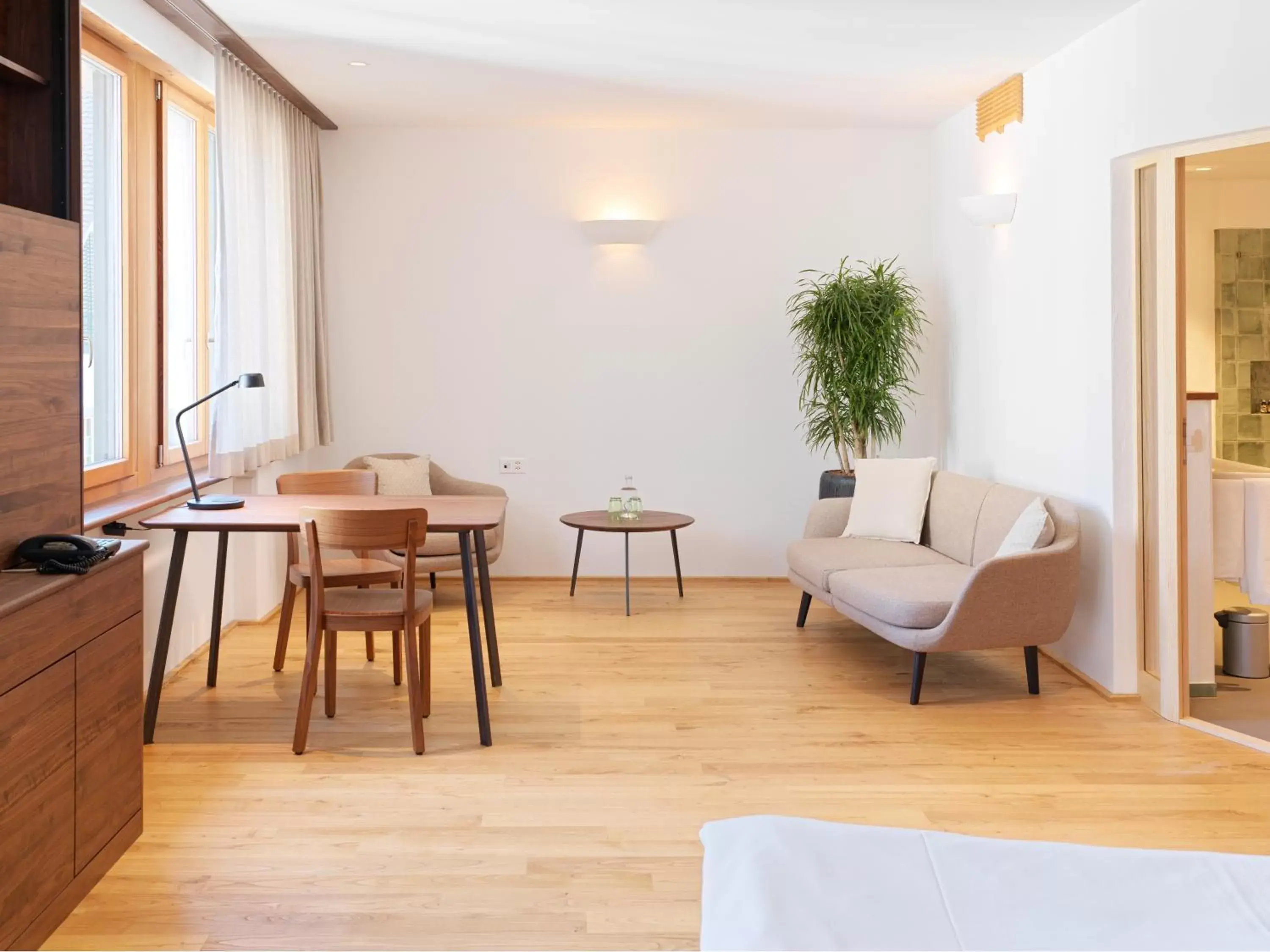 Photo of the whole room, Seating Area in City-Hotel Ochsen