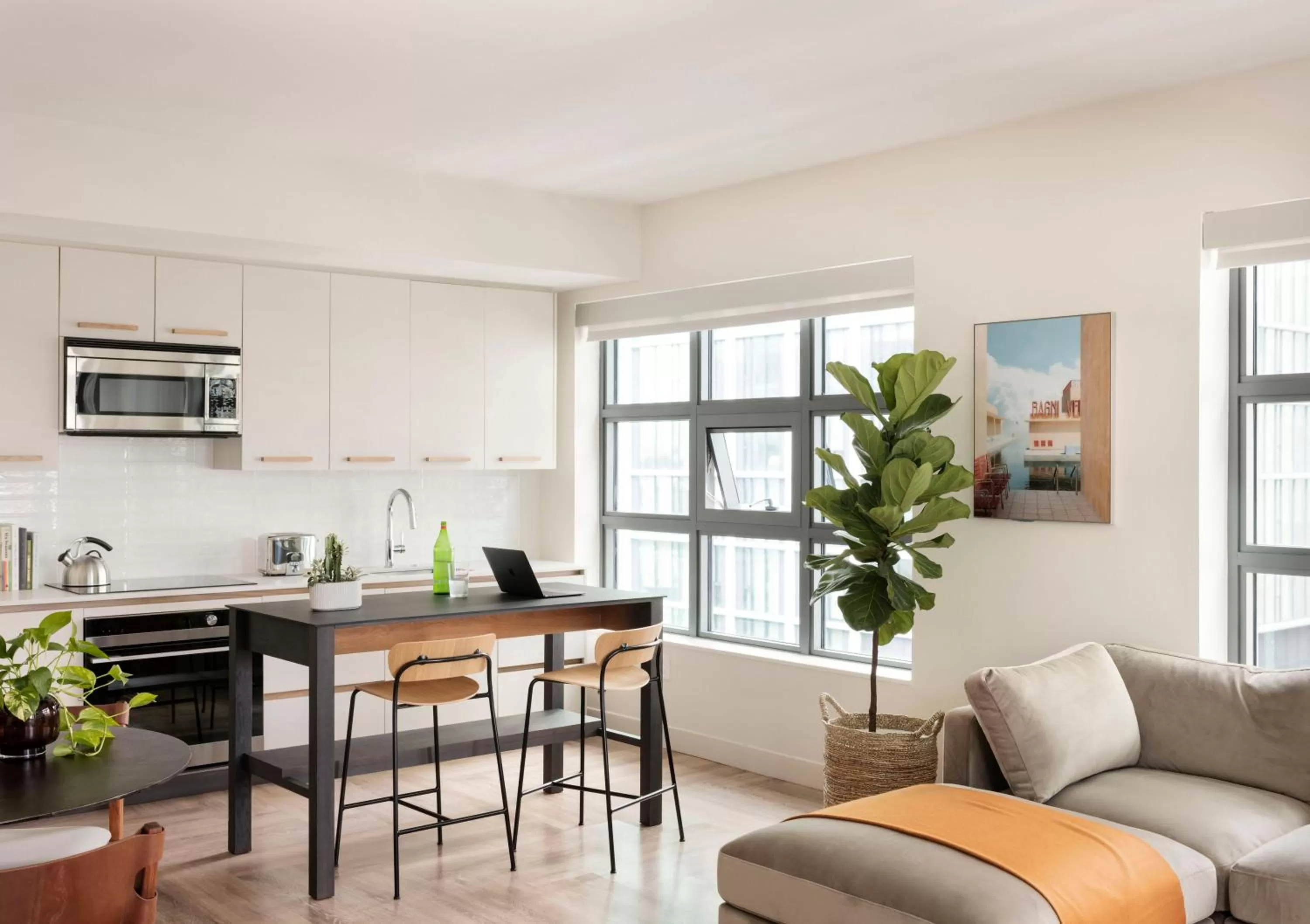 Coffee/tea facilities in ROOST Tampa