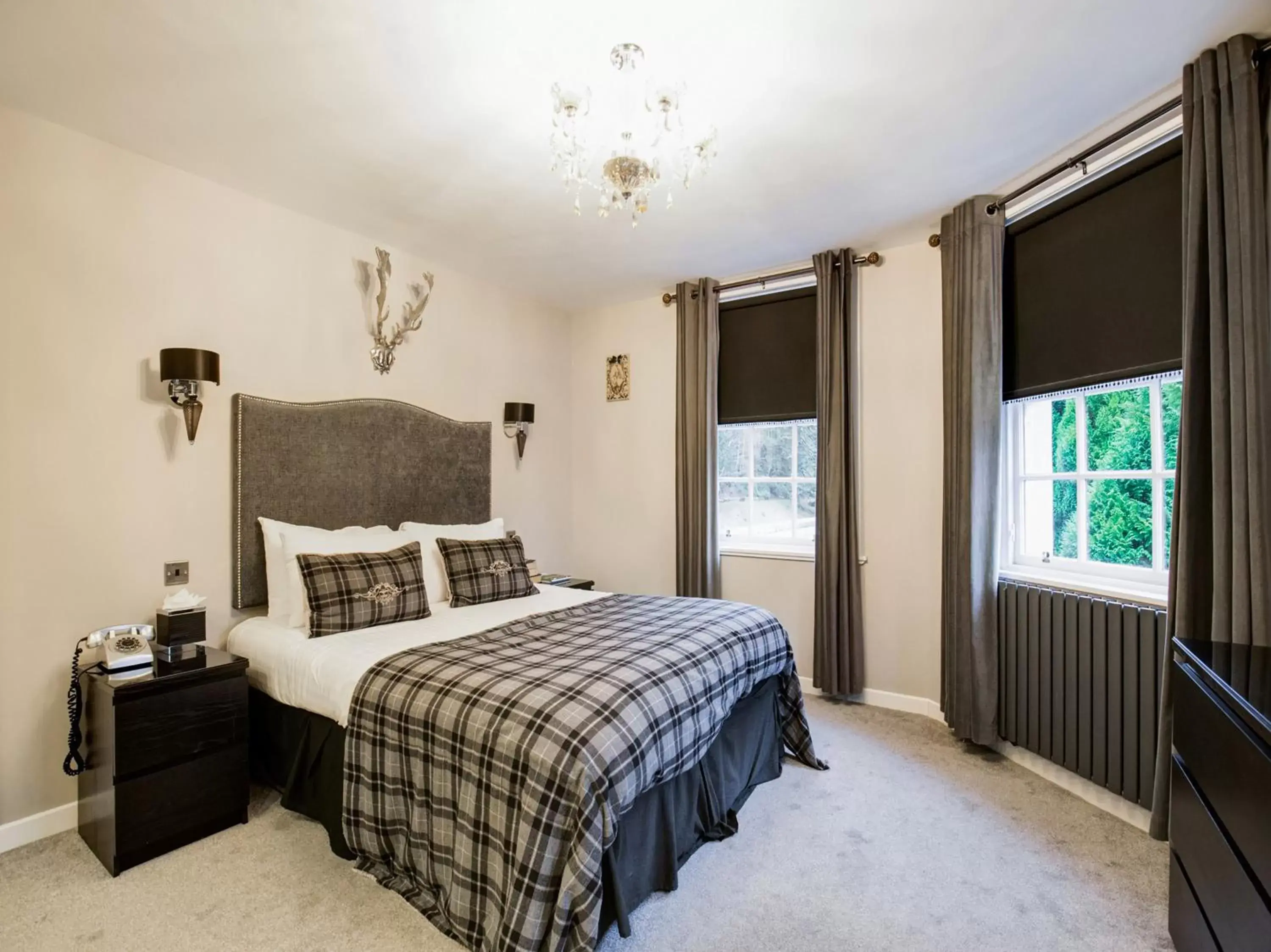 Bedroom, Bed in Barony Castle Hotel