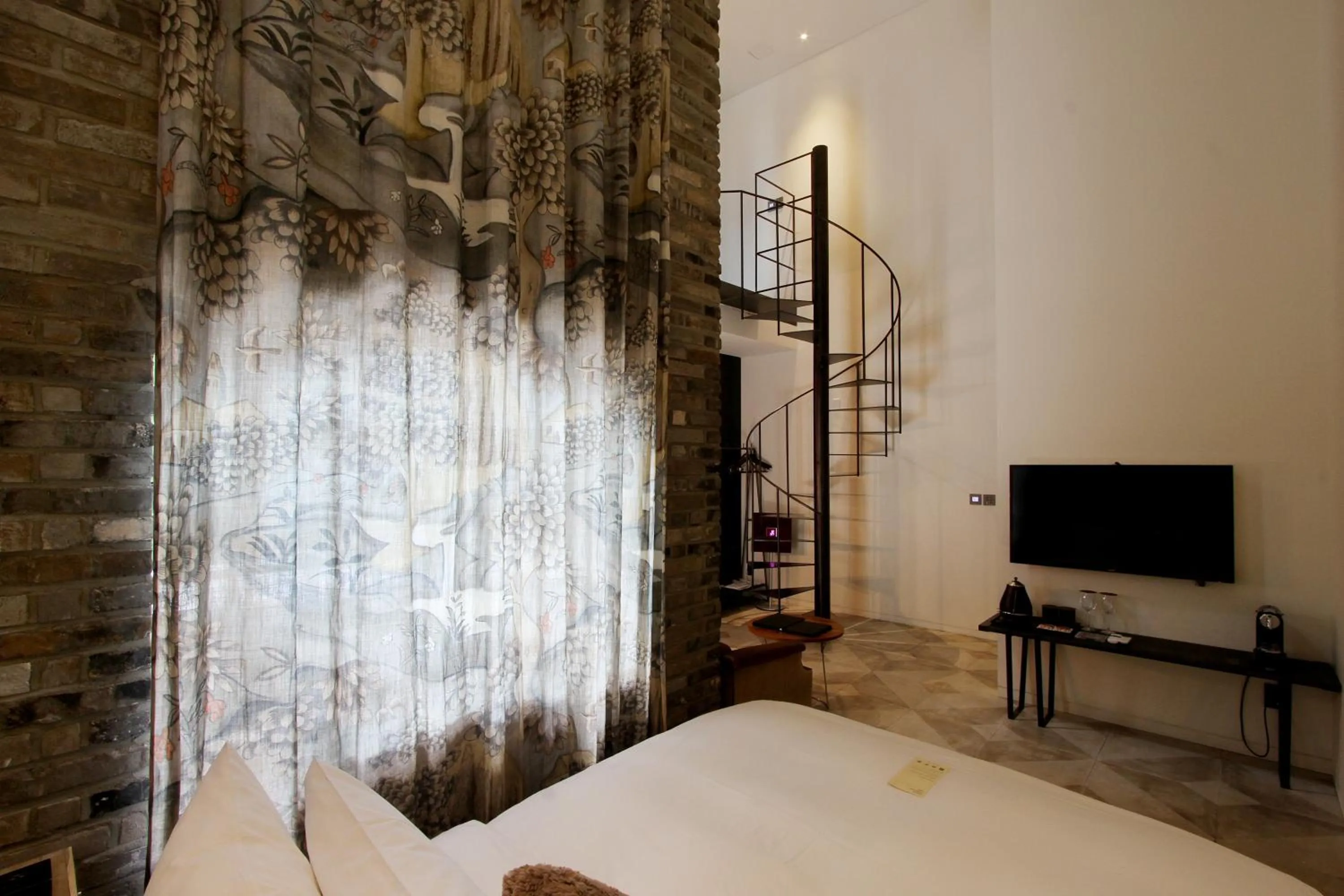 Photo of the whole room, Bed in Boutique Hotel Loft