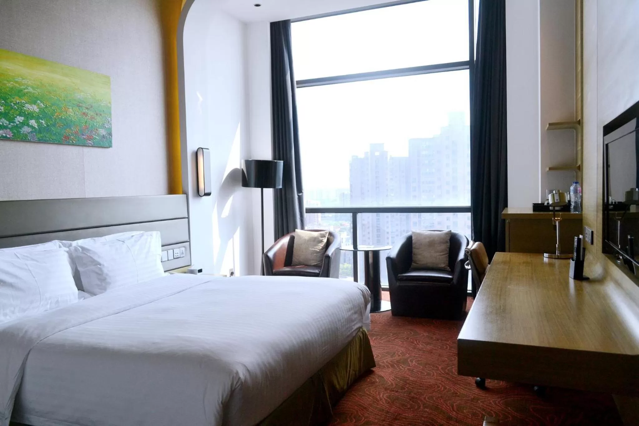 Photo of the whole room, Bed in Holiday Inn Shanghai Songjiang by IHG - Miaoqian Street