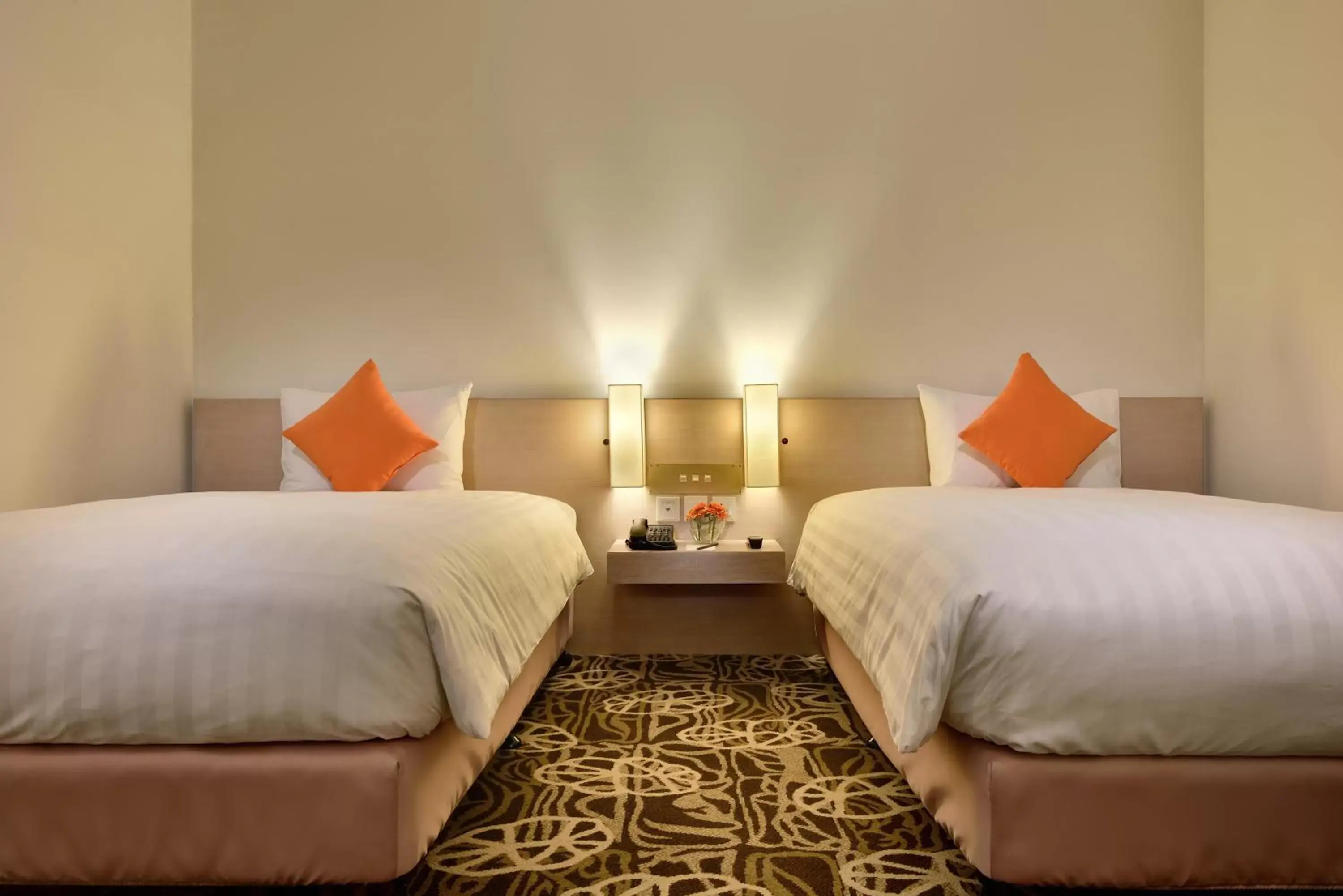 Photo of the whole room, Bed in Sama Sama Express KLIA (Airside Transit Hotel)