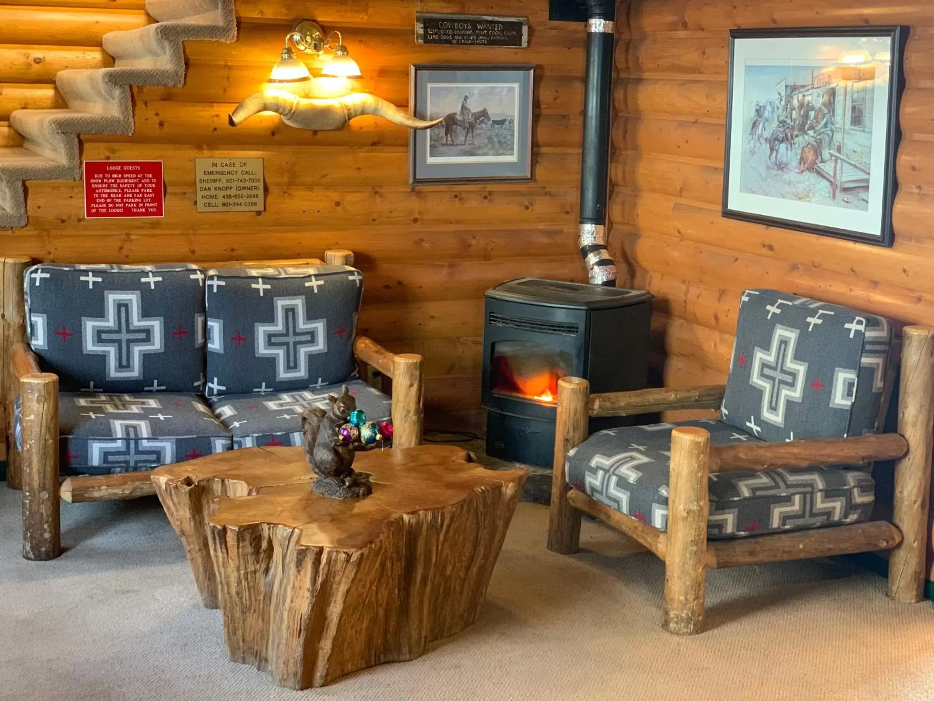 Seating Area in Silver Fork Lodge & Restaurant