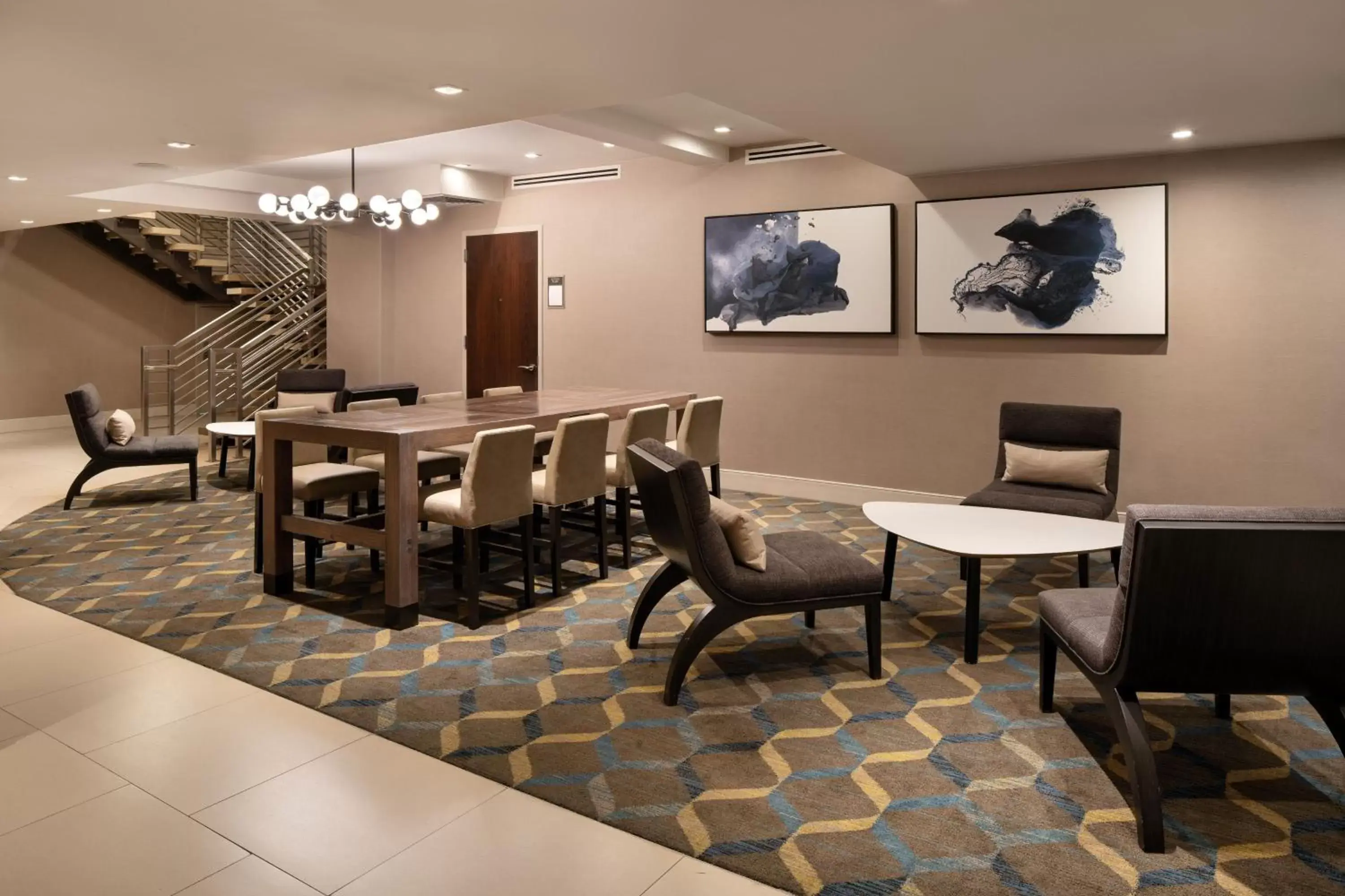 Meeting/conference room, Restaurant/Places to Eat in Residence Inn by Marriott New York Manhattan/ Midtown Eastside