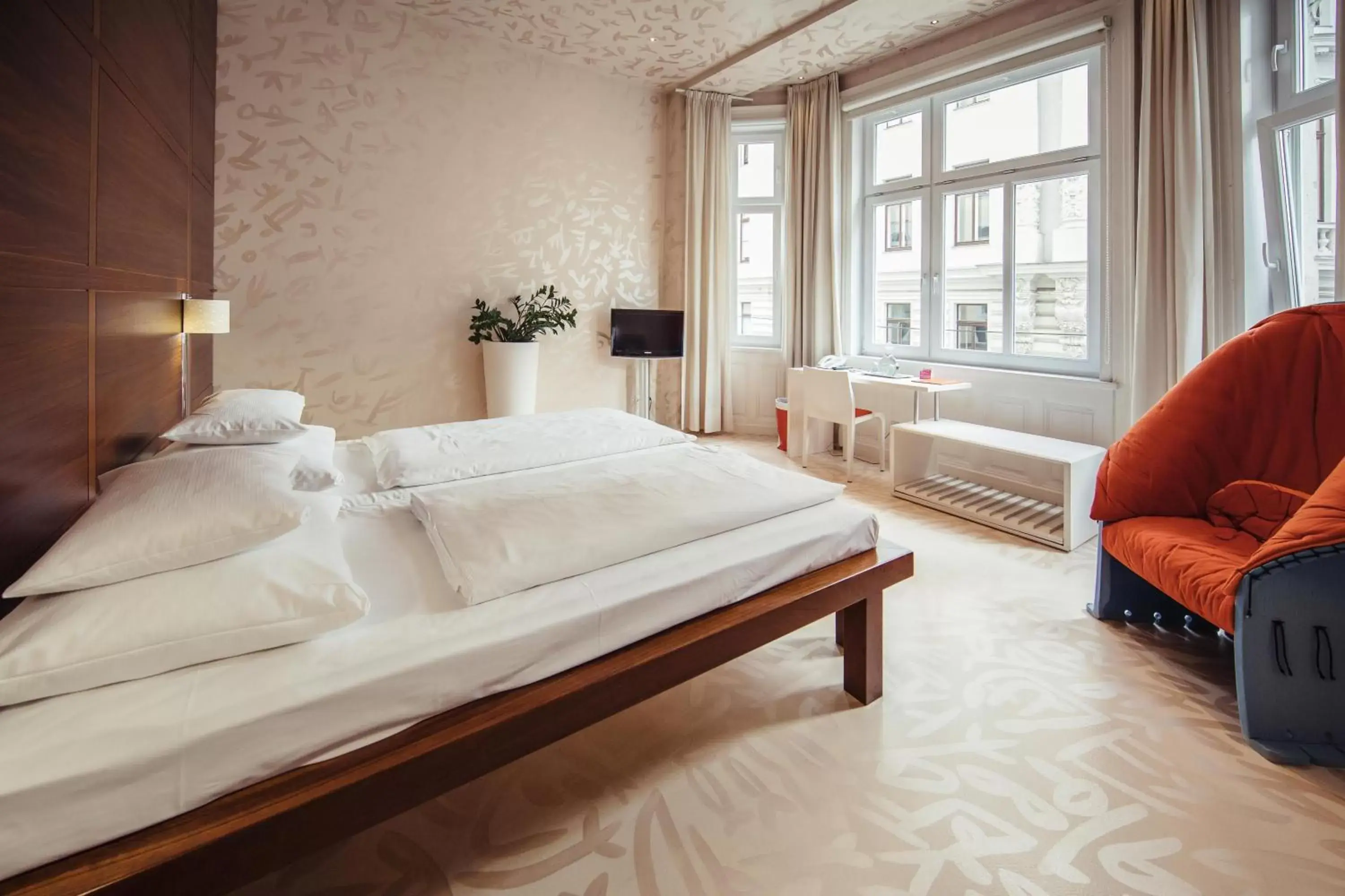 Bedroom, Bed in Hotel Rathaus - Wein & Design