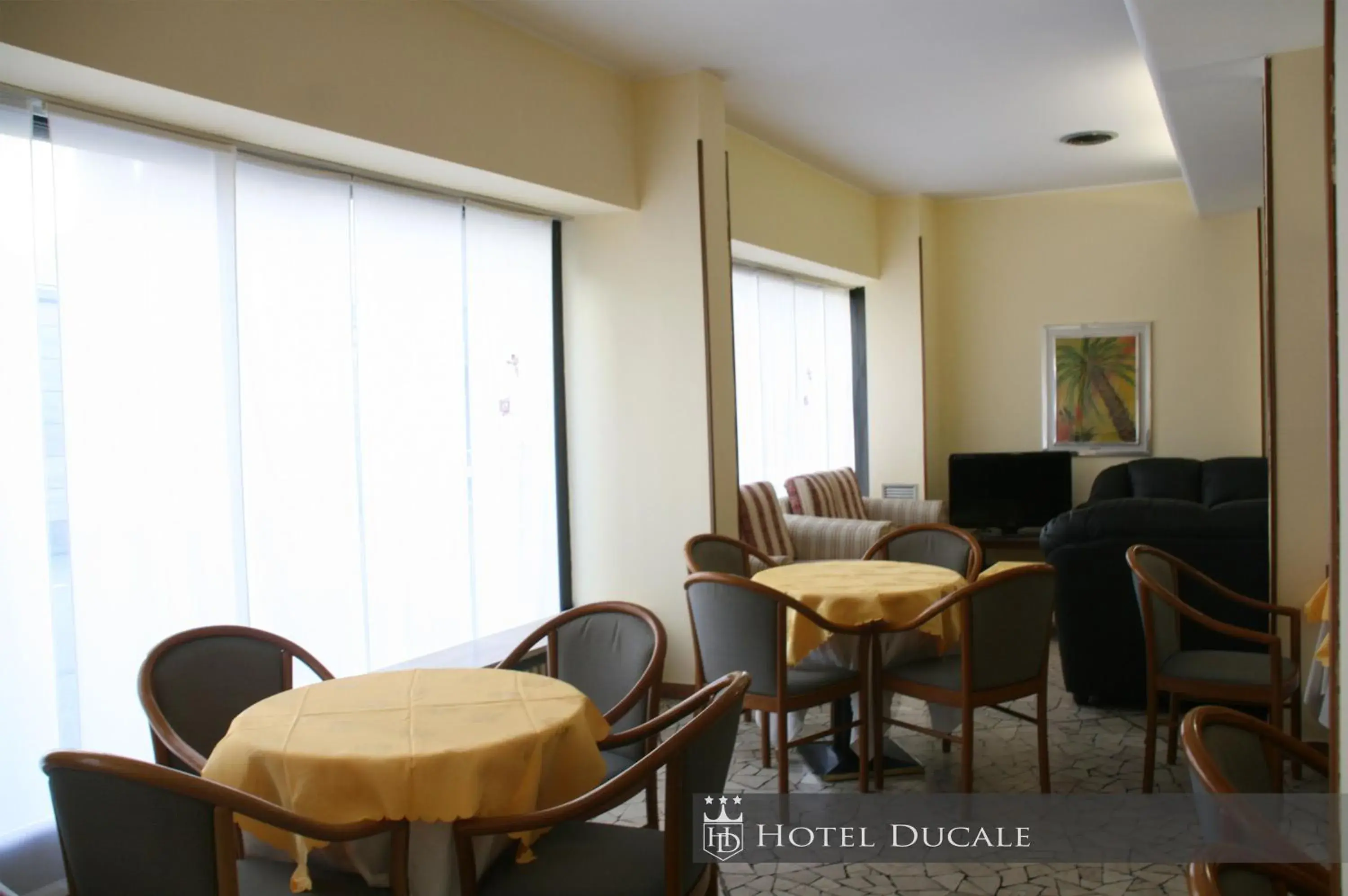 Lobby or reception, Dining Area in Hotel Ducale