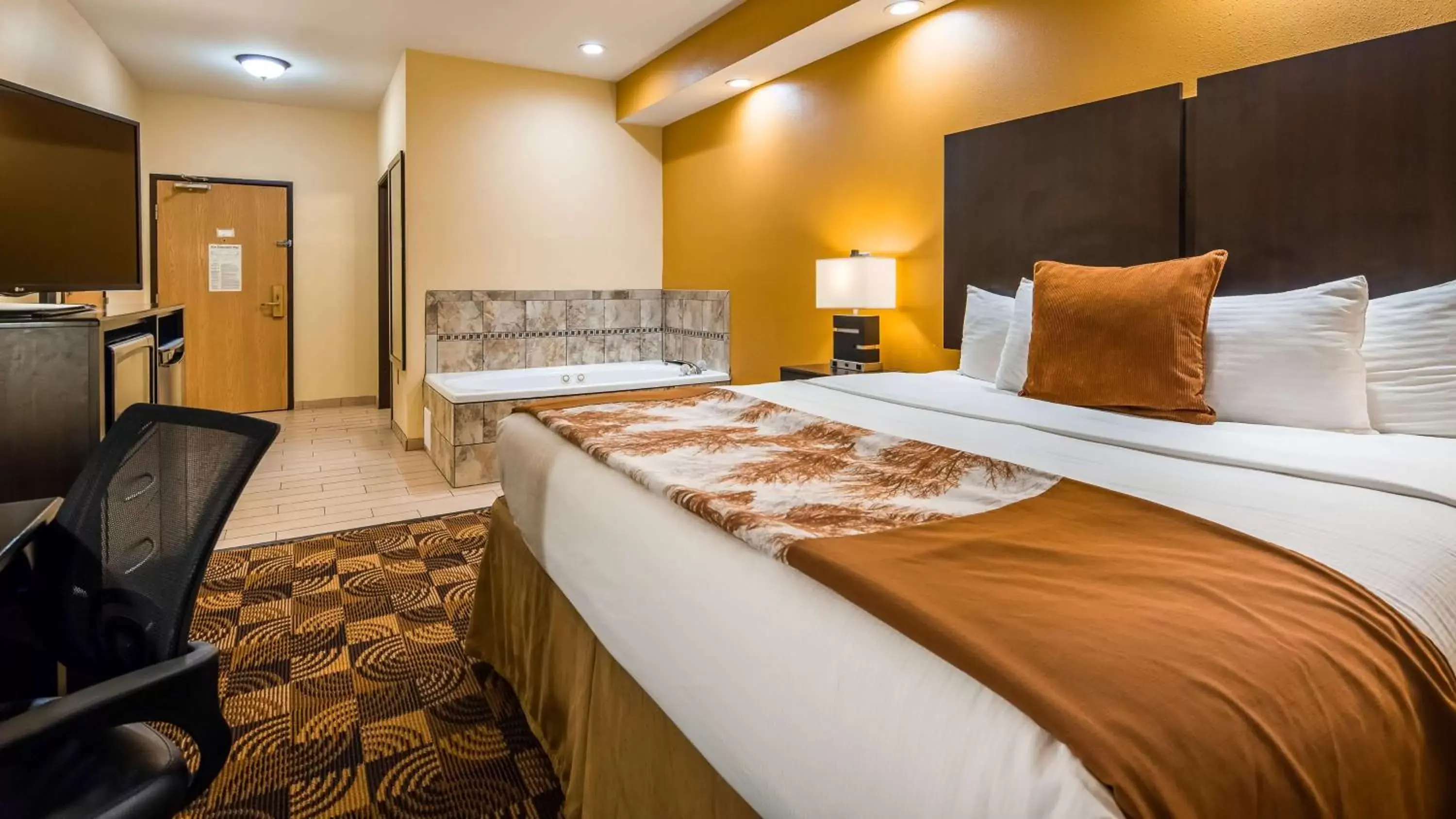 Photo of the whole room, Bed in Best Western Plus Whitewater Inn Photo of the whole room, Bed in Best Western Plus Whitewater Inn