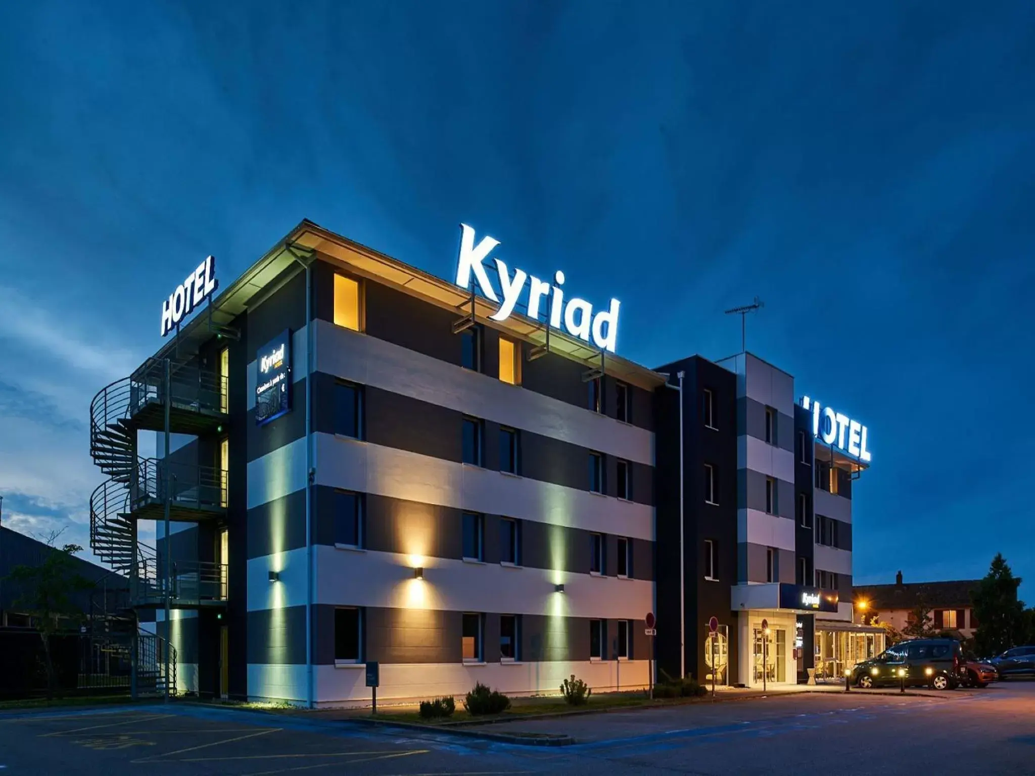 Property building in Kyriad Rouen Sud - Val de Reuil Property building in Kyriad Rouen Sud - Val de Reuil