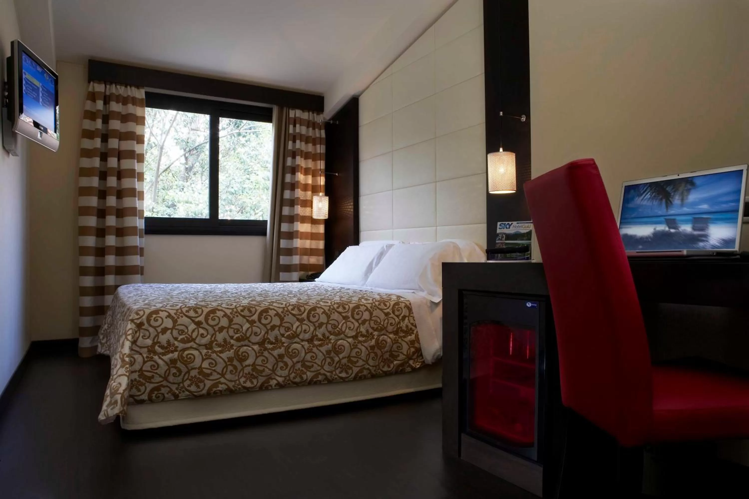 Photo of the whole room, Bed in Best Western Cinemusic Hotel